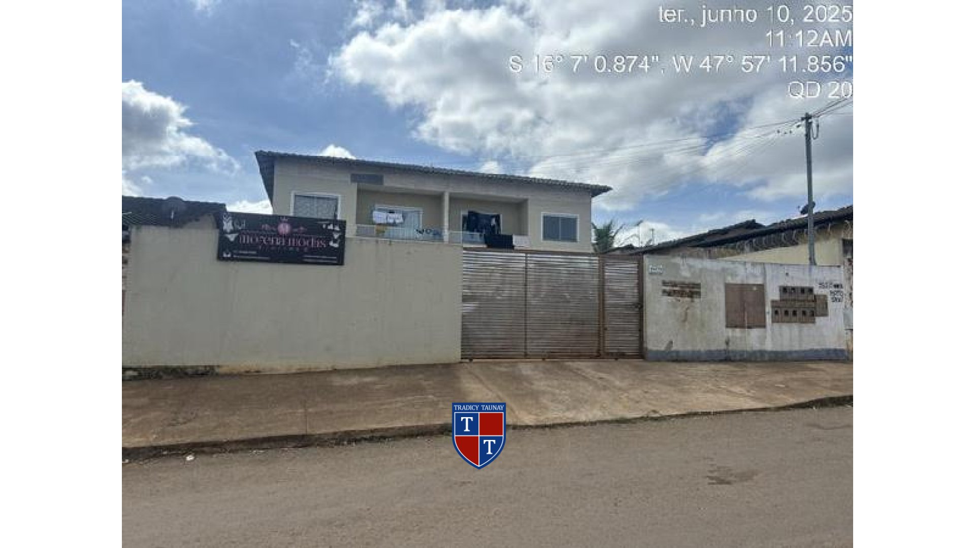 APARTAMENTO em PARQUE NAPOLIS A
