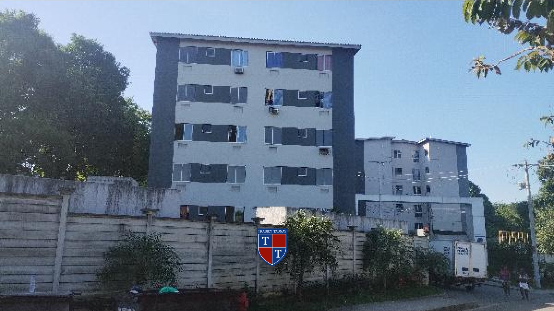 APARTAMENTO em SANTA CRUZ