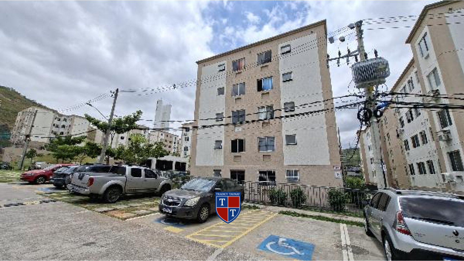 APARTAMENTO em PECHINCHA