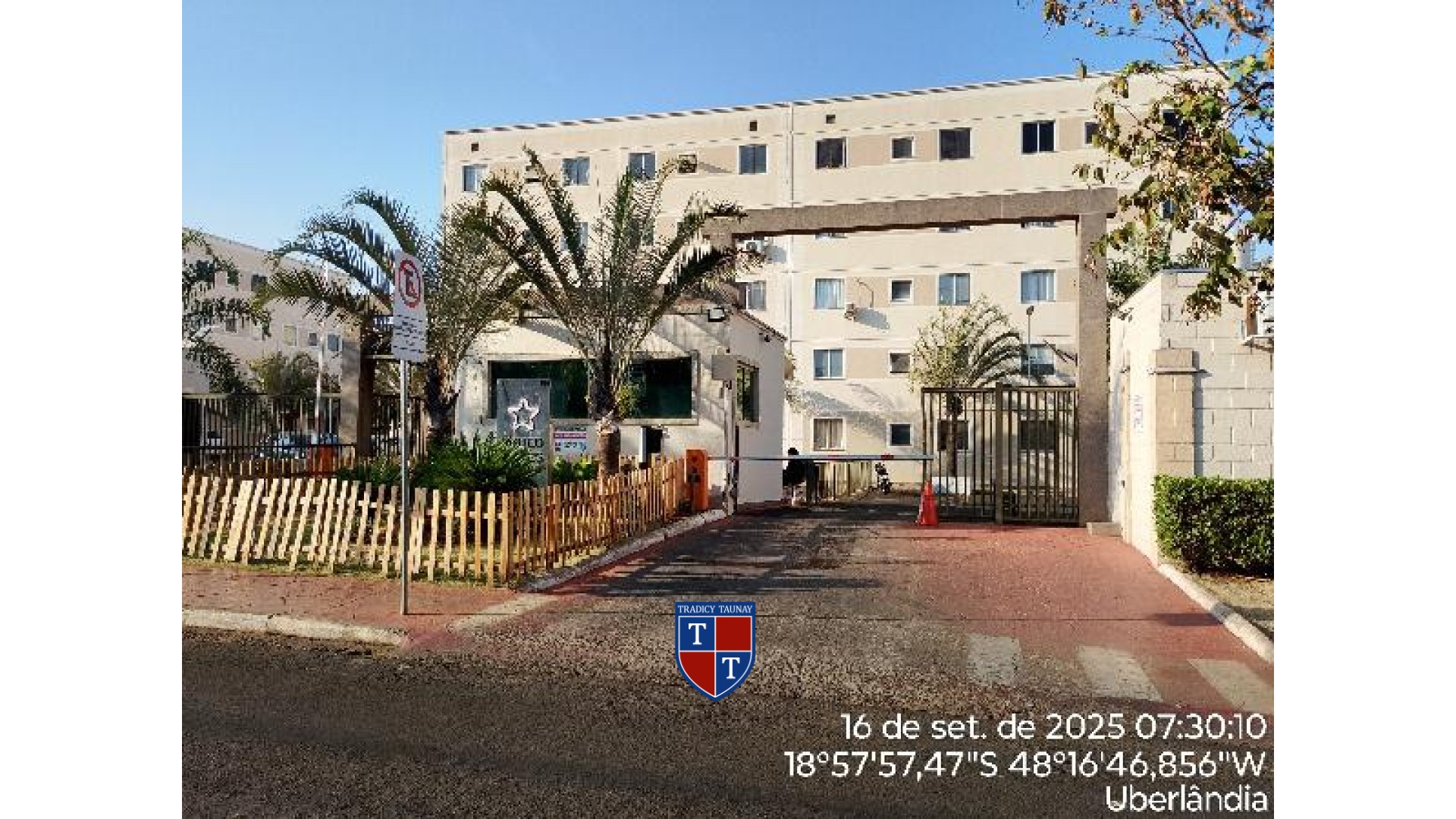 APARTAMENTO em SHOPPING PARK