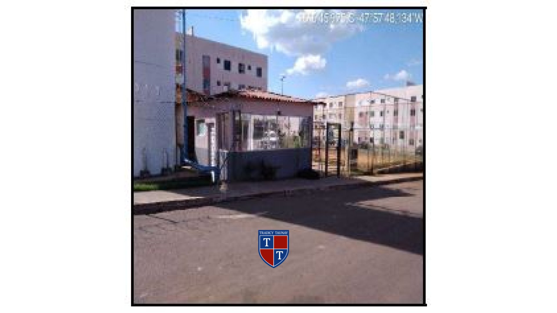 APARTAMENTO em CENTRO