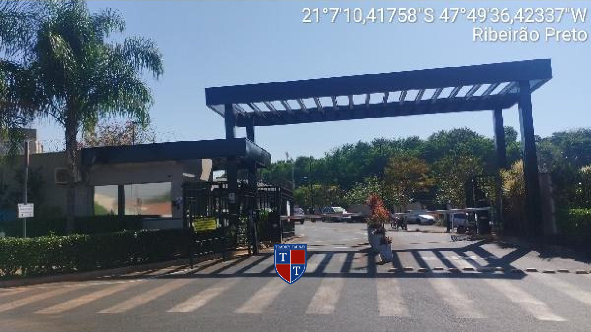 APARTAMENTO em PARQUE DOS PINUS