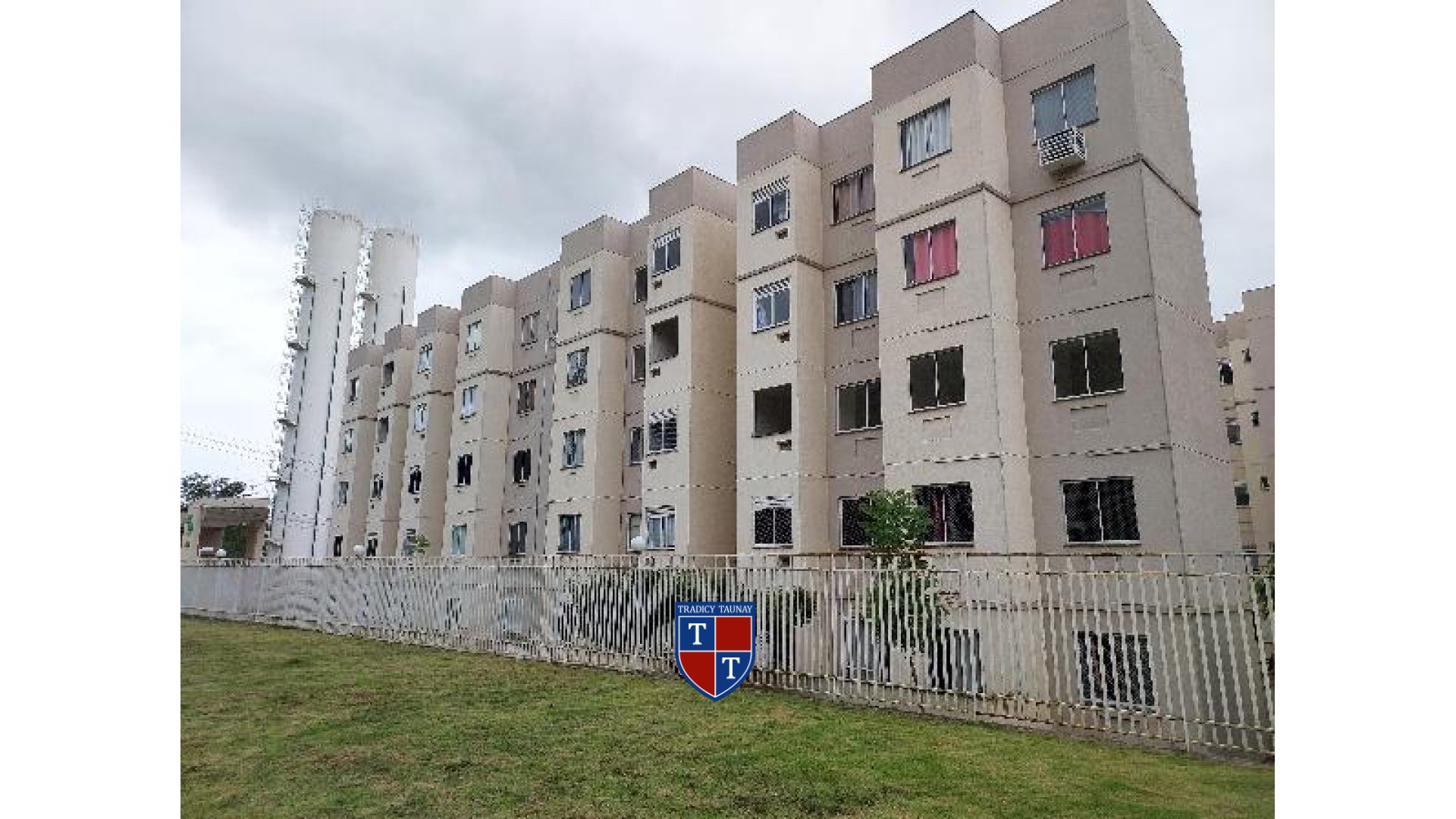 APARTAMENTO em PONTO CHIC