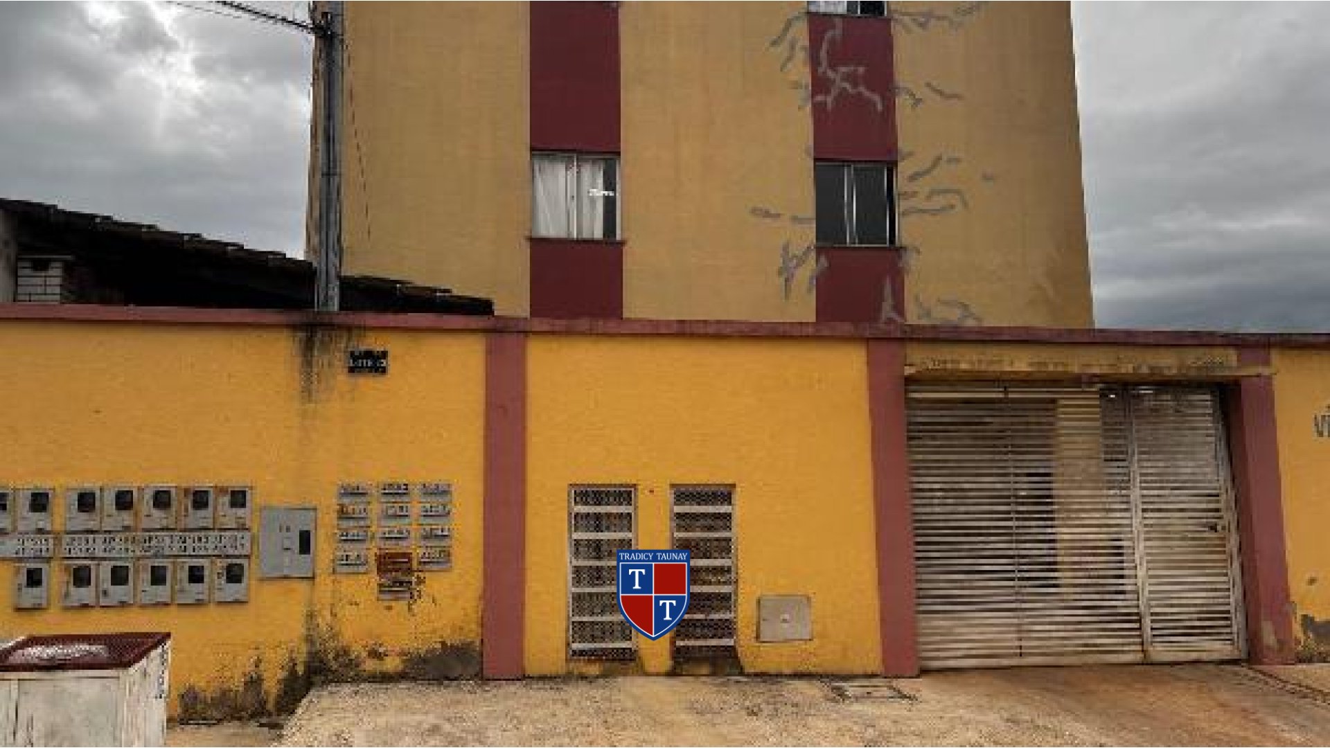 APARTAMENTO em LOTEAMENTO LUNABEL 3