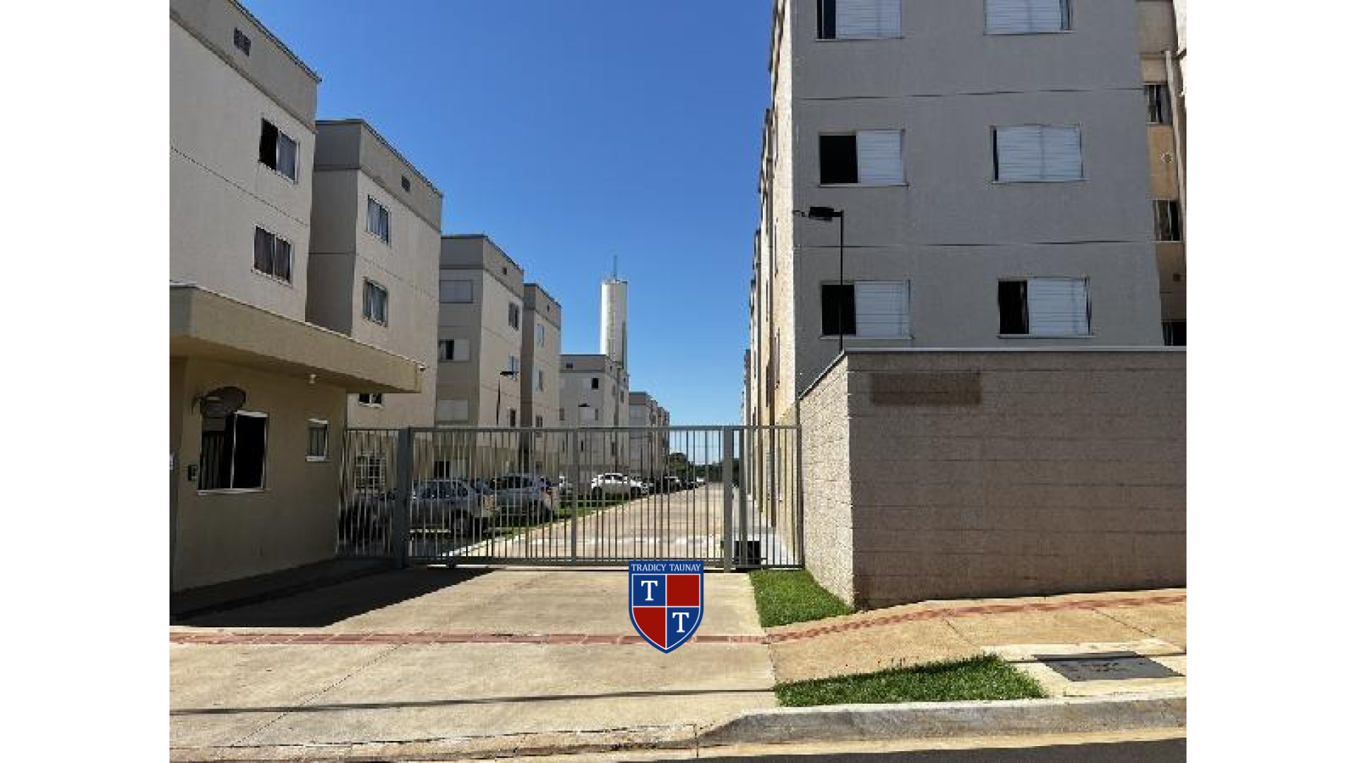 APARTAMENTO em CONJUNTO SEMIRAMIS BARROS BRAGA