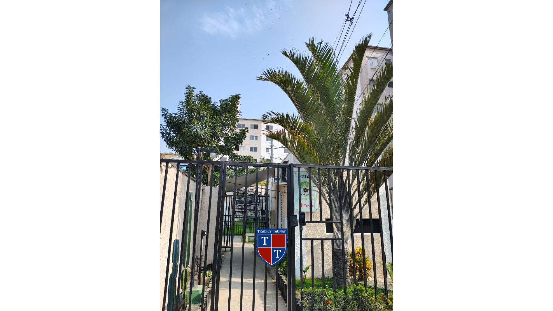 APARTAMENTO em MONJOLOS