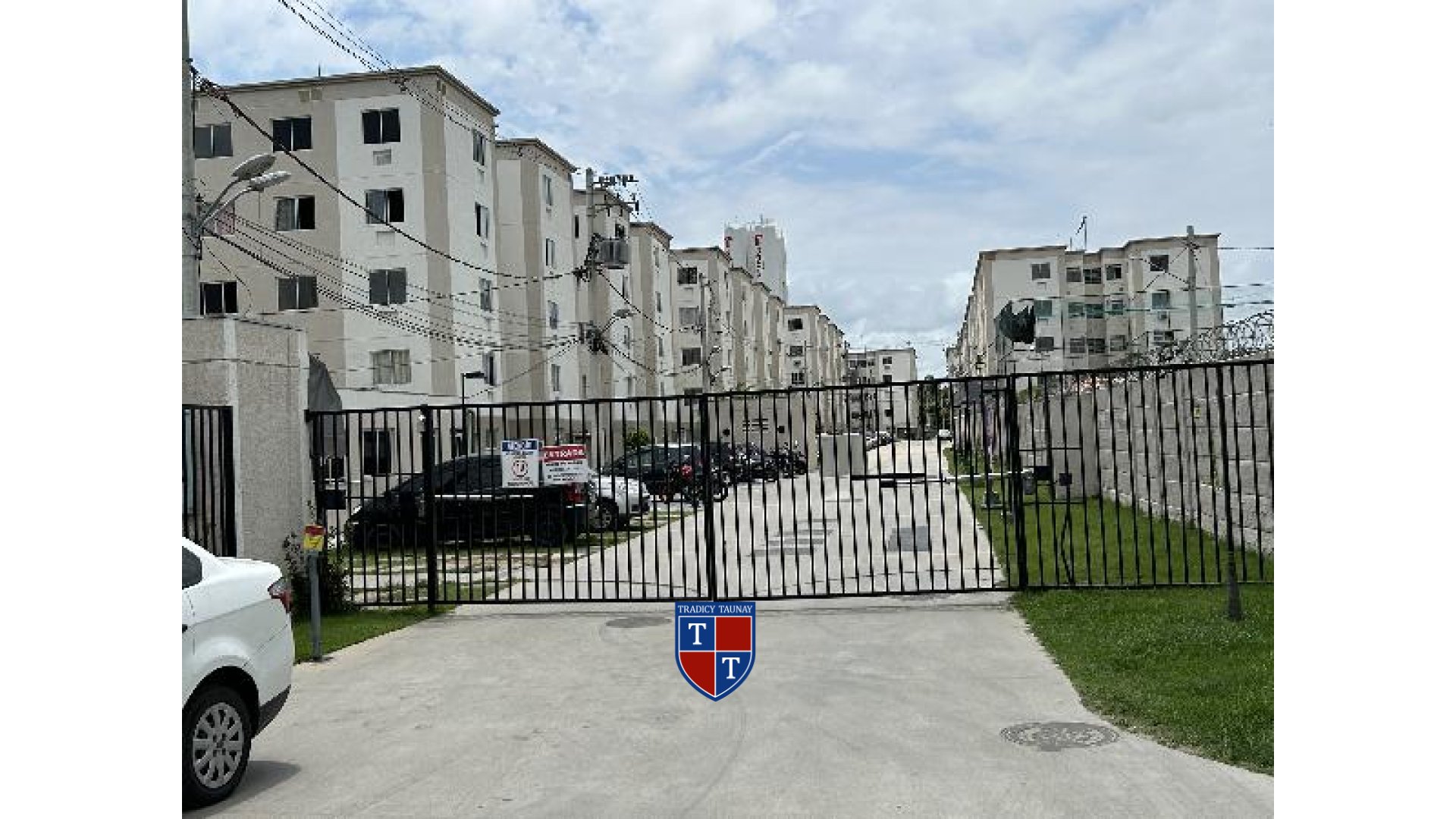 APARTAMENTO em SANTA CRUZ