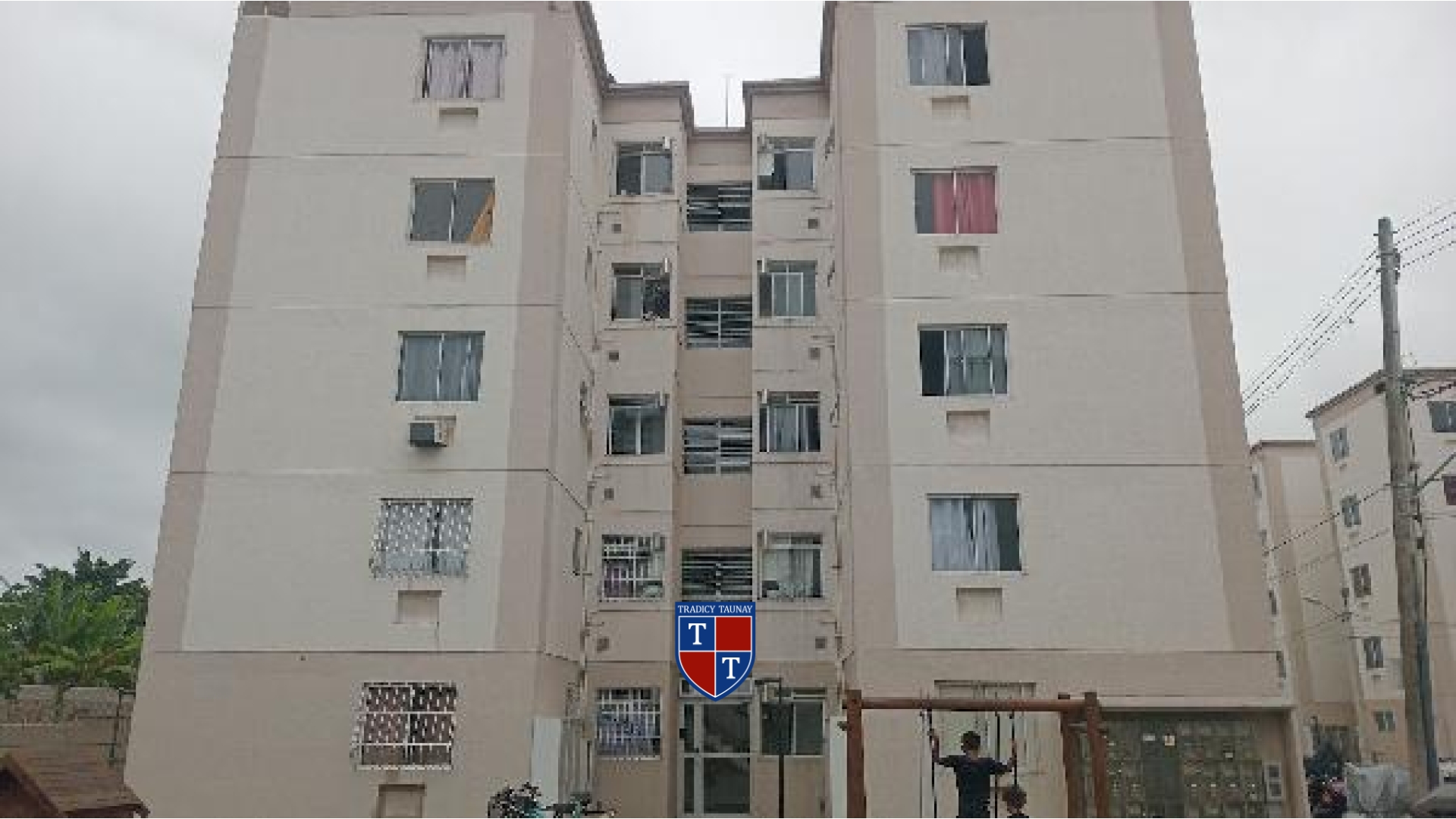 APARTAMENTO em SANTA CRUZ