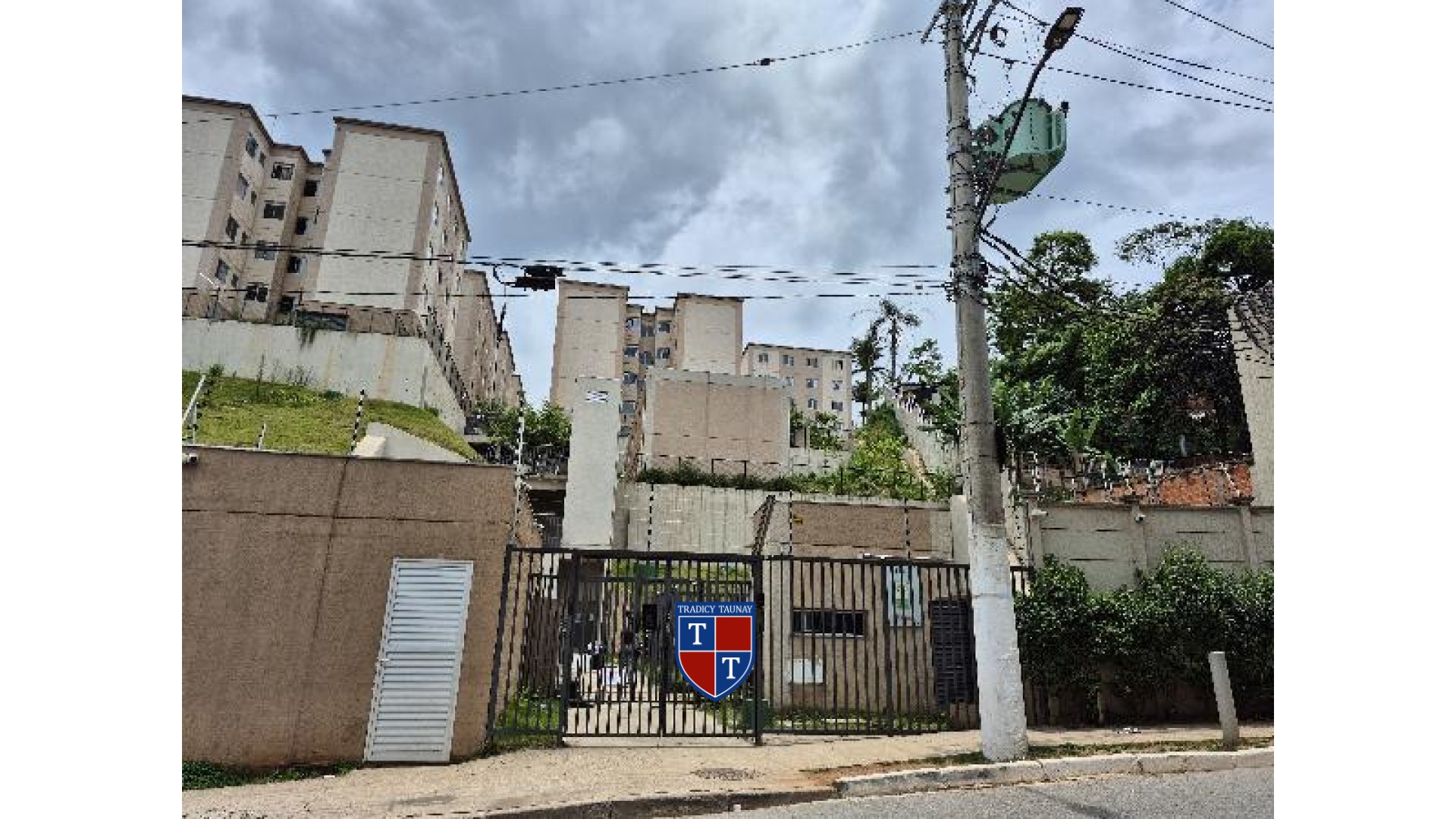 APARTAMENTO em JARDIM RECANTO VERDE