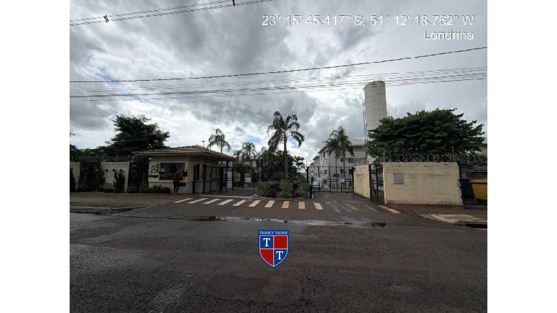 APARTAMENTO em JARDIM MARIA CELINA