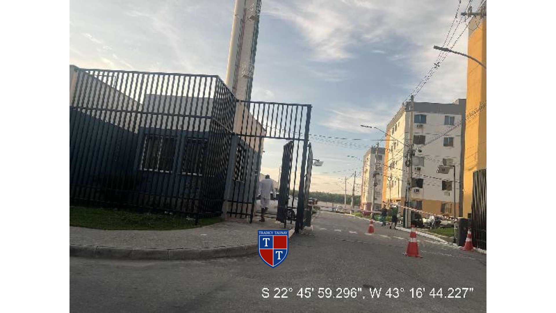 APARTAMENTO em JARDIM GRAMACHO