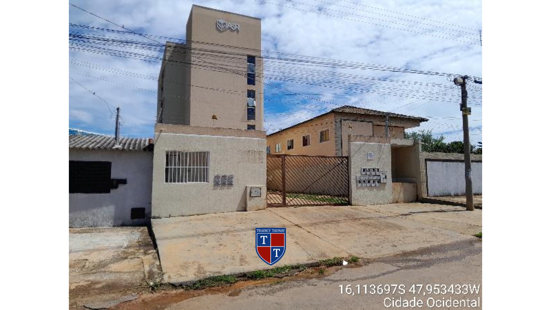 APARTAMENTO em PARQUE NAPOLIS A