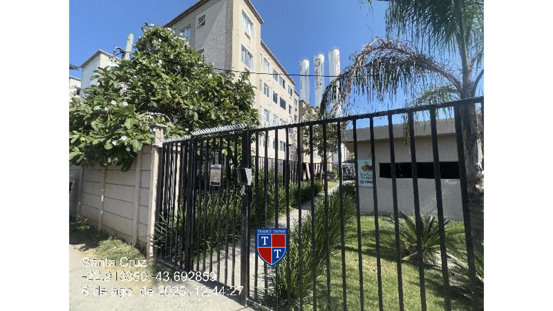 APARTAMENTO em SANTA CRUZ