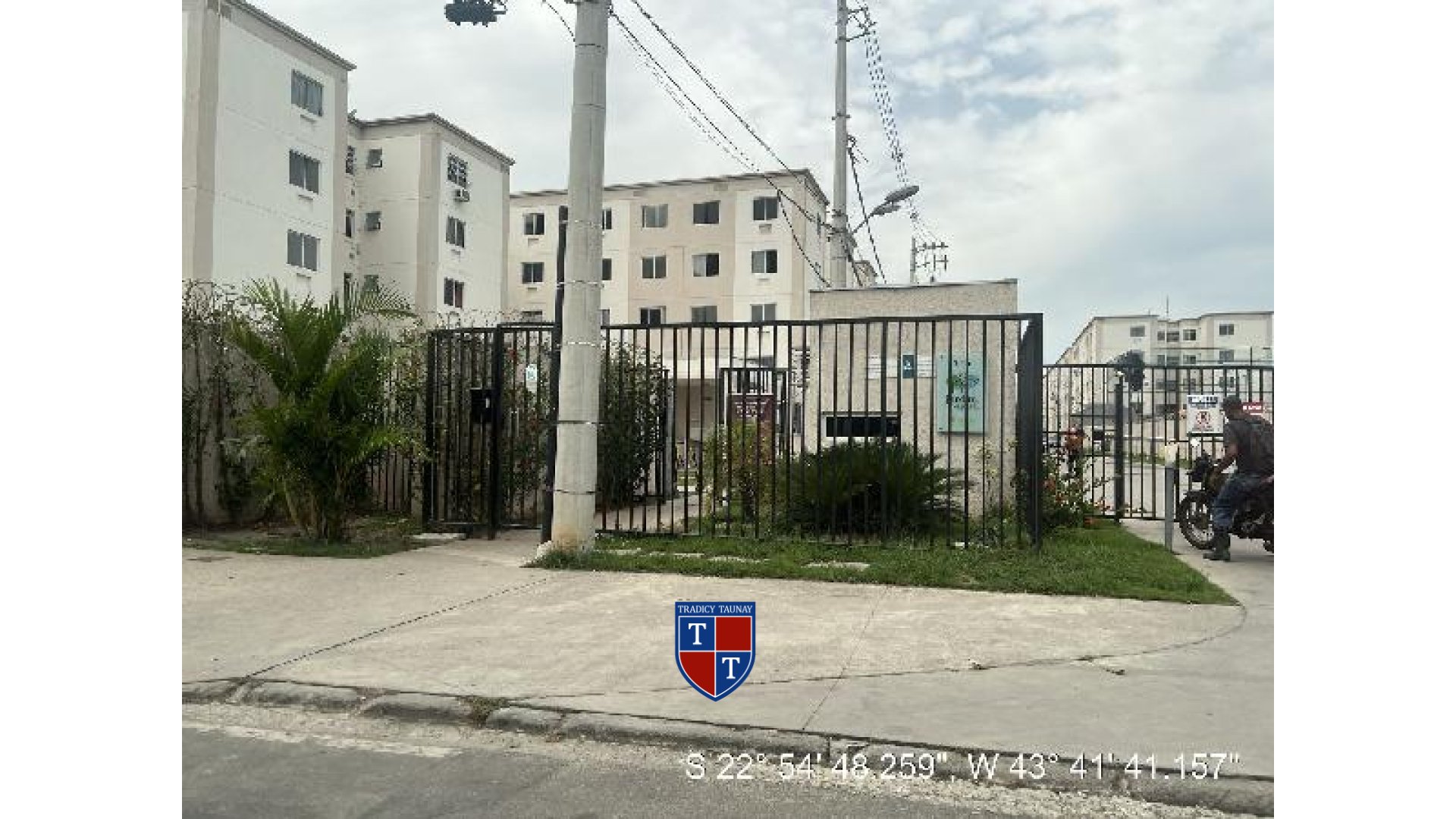 APARTAMENTO em SANTA CRUZ