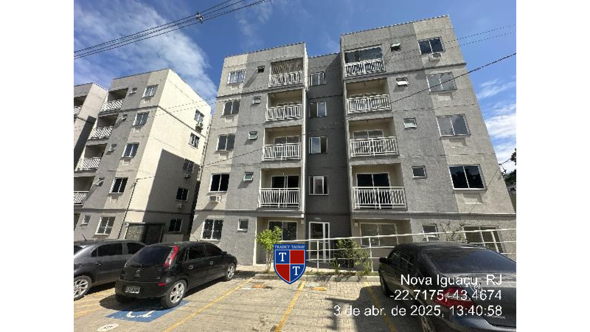 APARTAMENTO em PONTO CHIC
