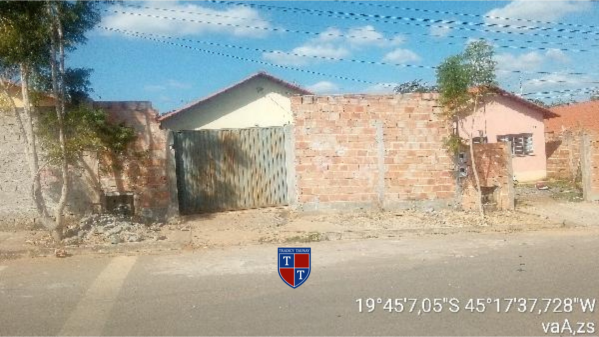 Foto 1 de CASA em GERALDO CESARIO, BOM DESPACHO/MG - Imóvel Retomado CAIXA Ref 8787710338906