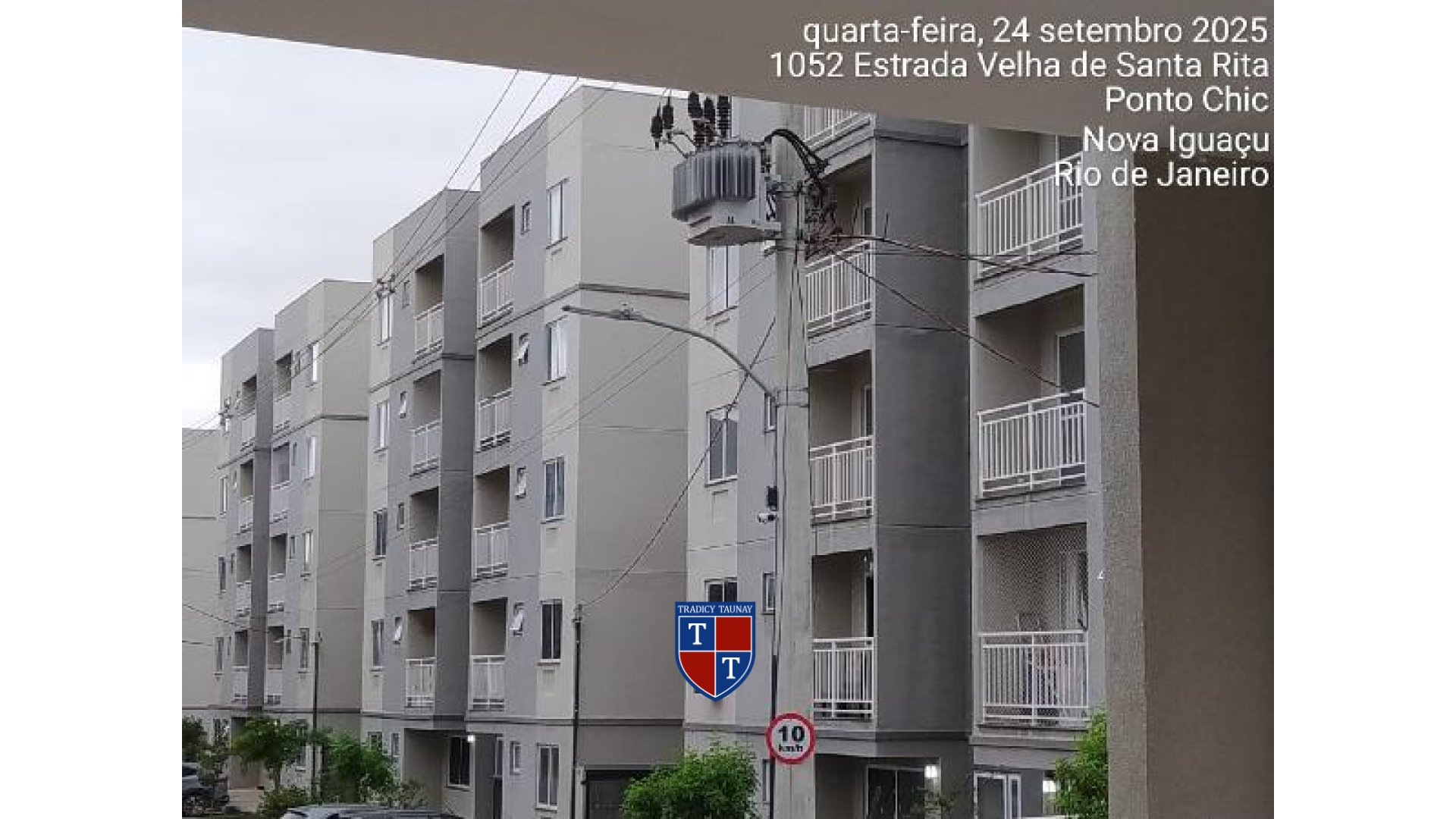 APARTAMENTO em PONTO CHIC