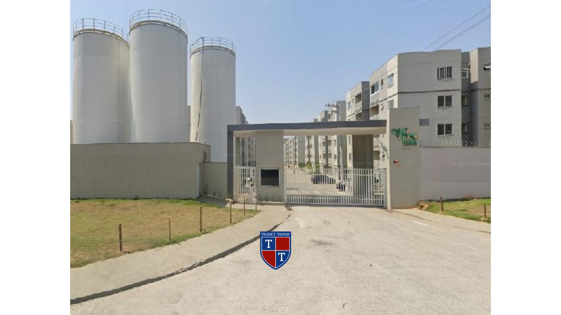 APARTAMENTO em PONTO CHIC