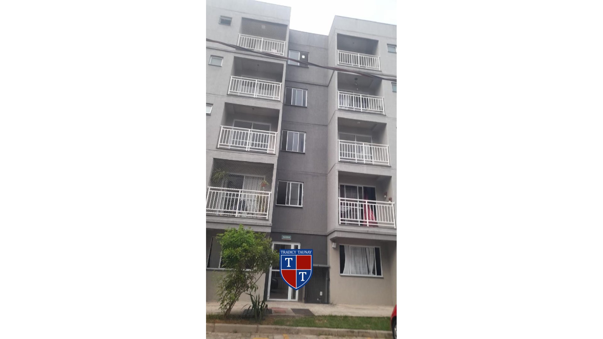 APARTAMENTO em PONTO CHIC