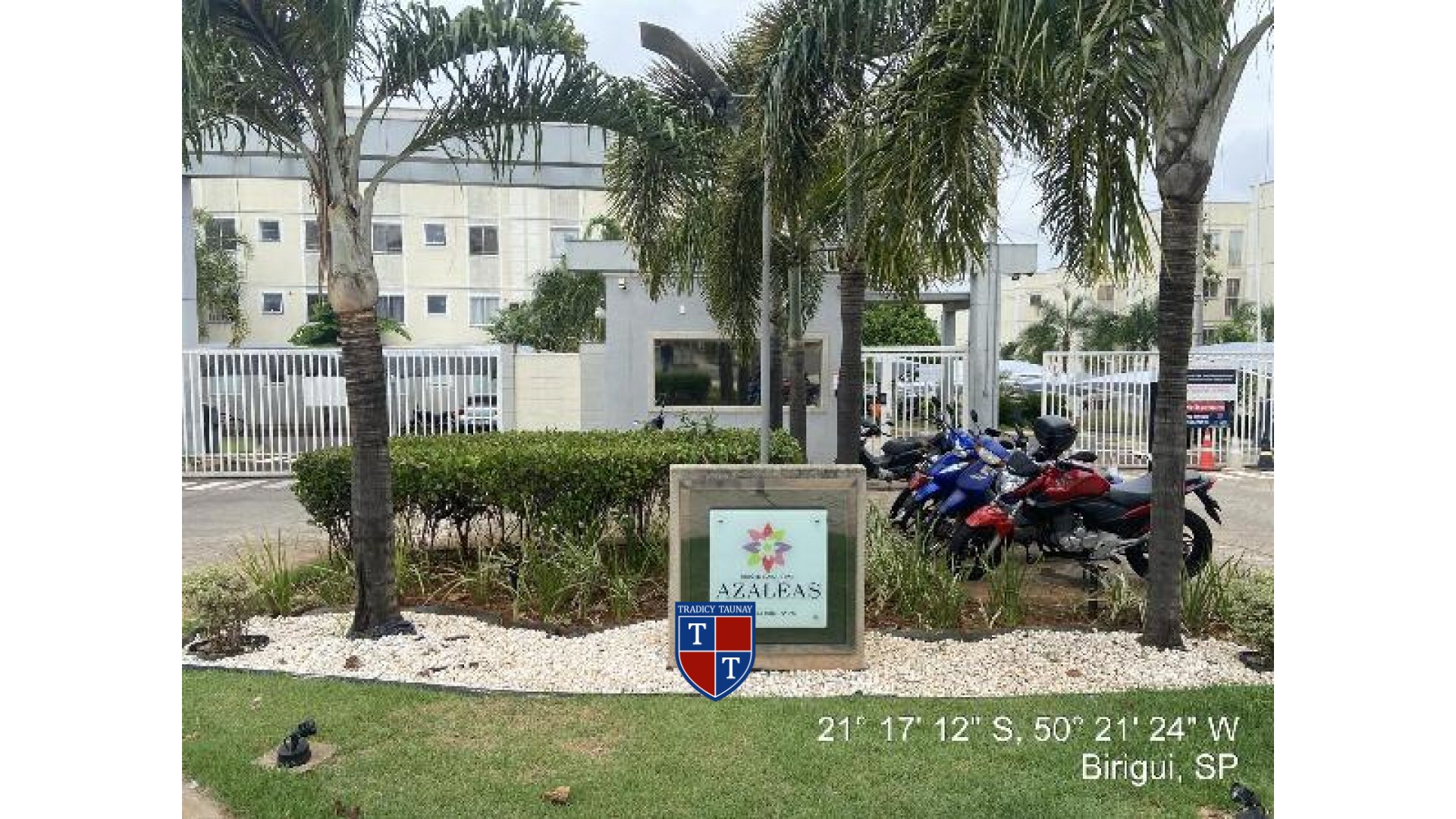 APARTAMENTO em VILA GIAMPIETRO
