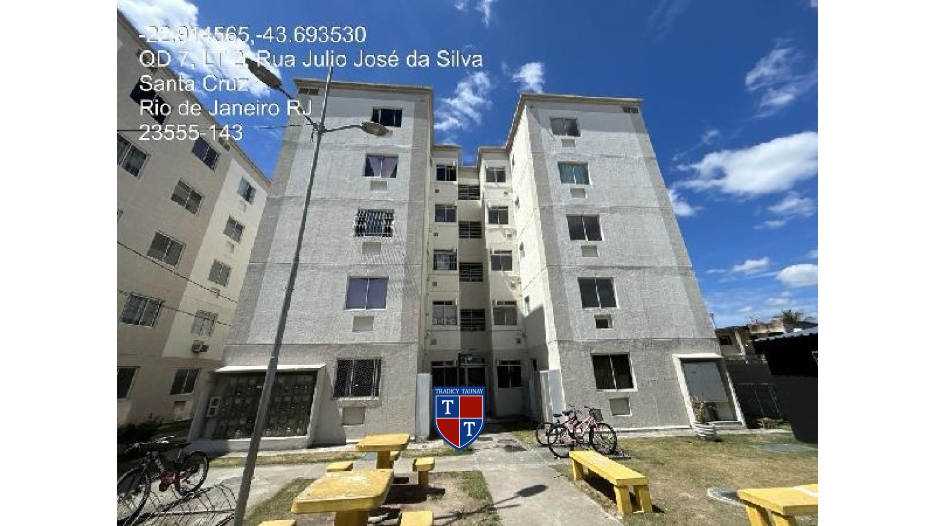 APARTAMENTO em SANTA CRUZ