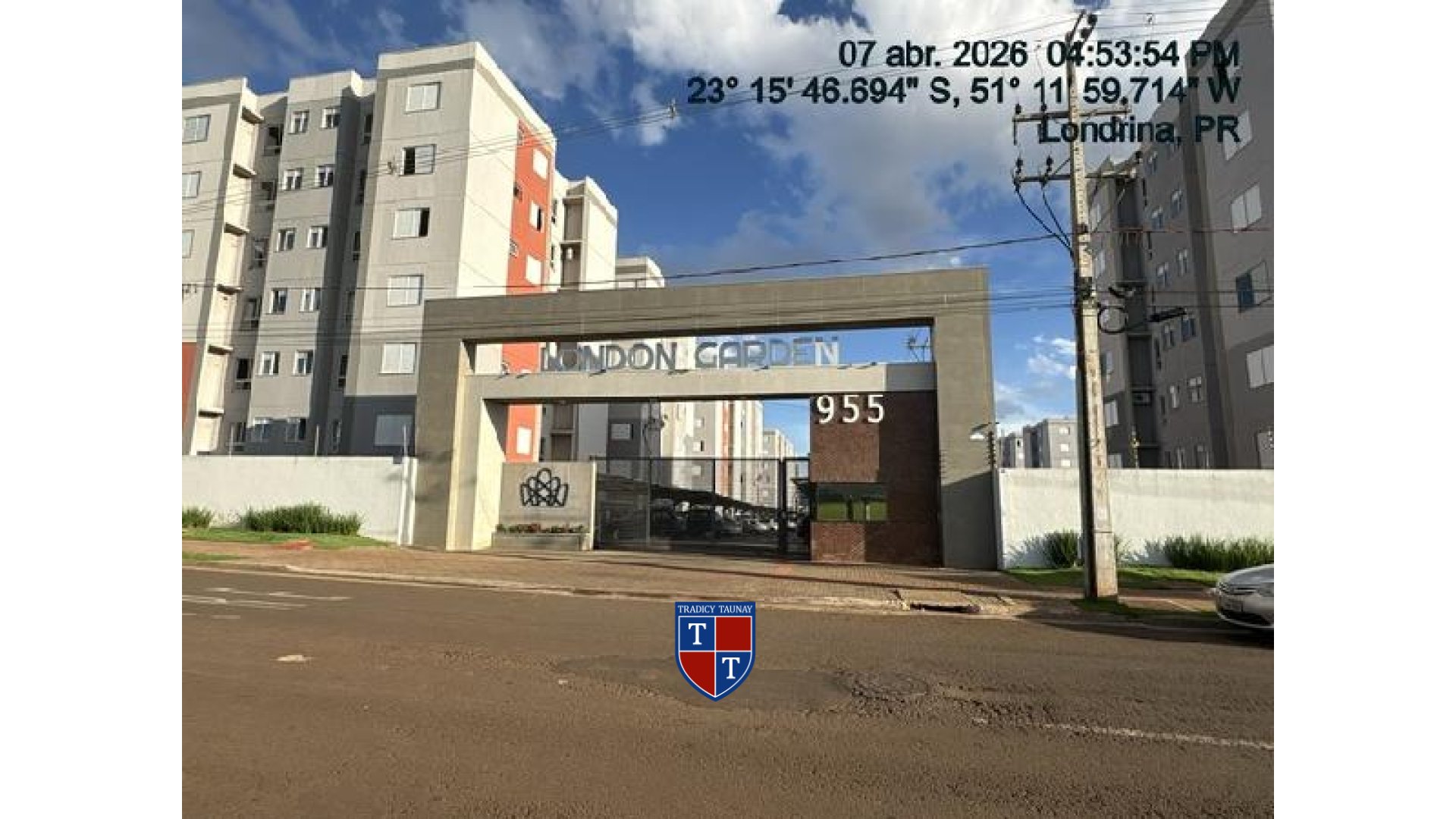 APARTAMENTO em JARDIM MARIA CELINA