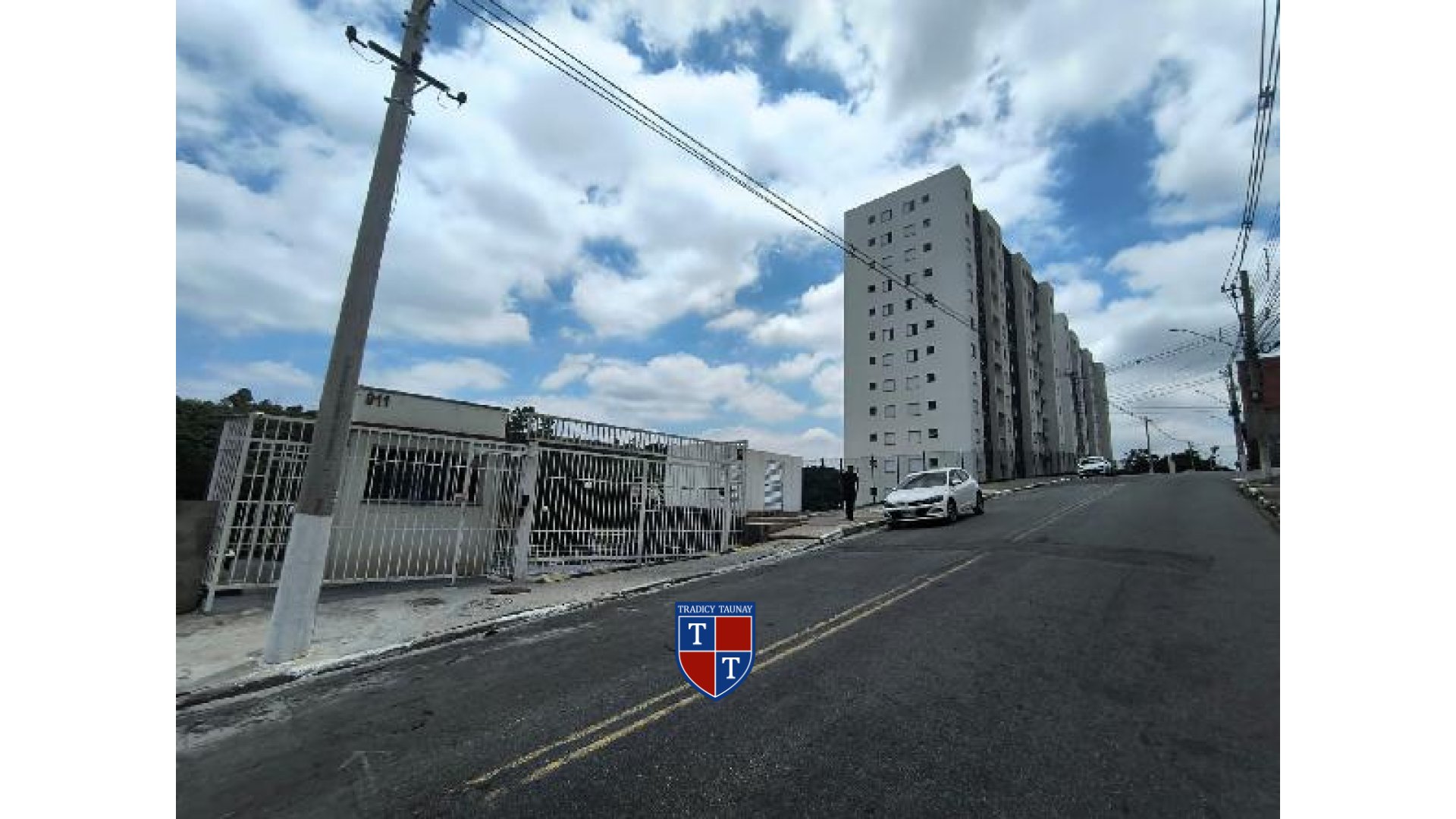 APARTAMENTO em JARDIM LUCIANA