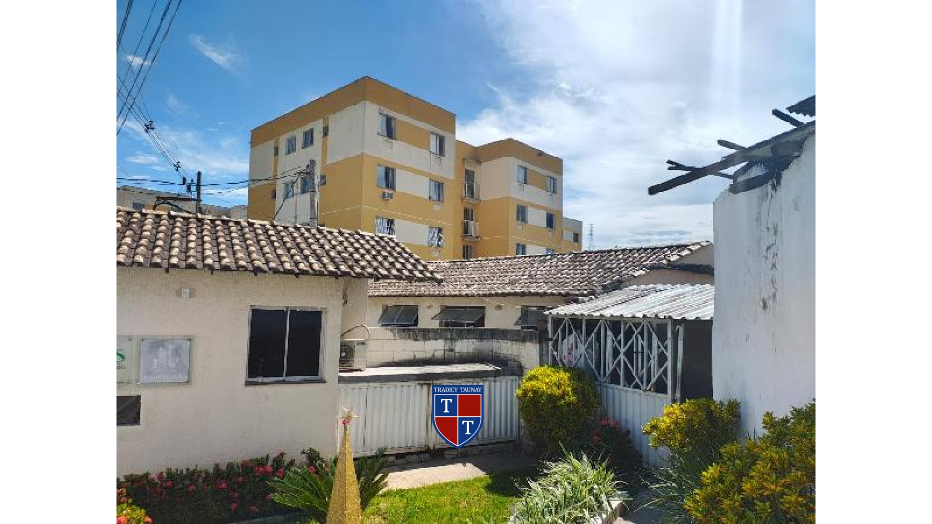 APARTAMENTO em MONJOLOS