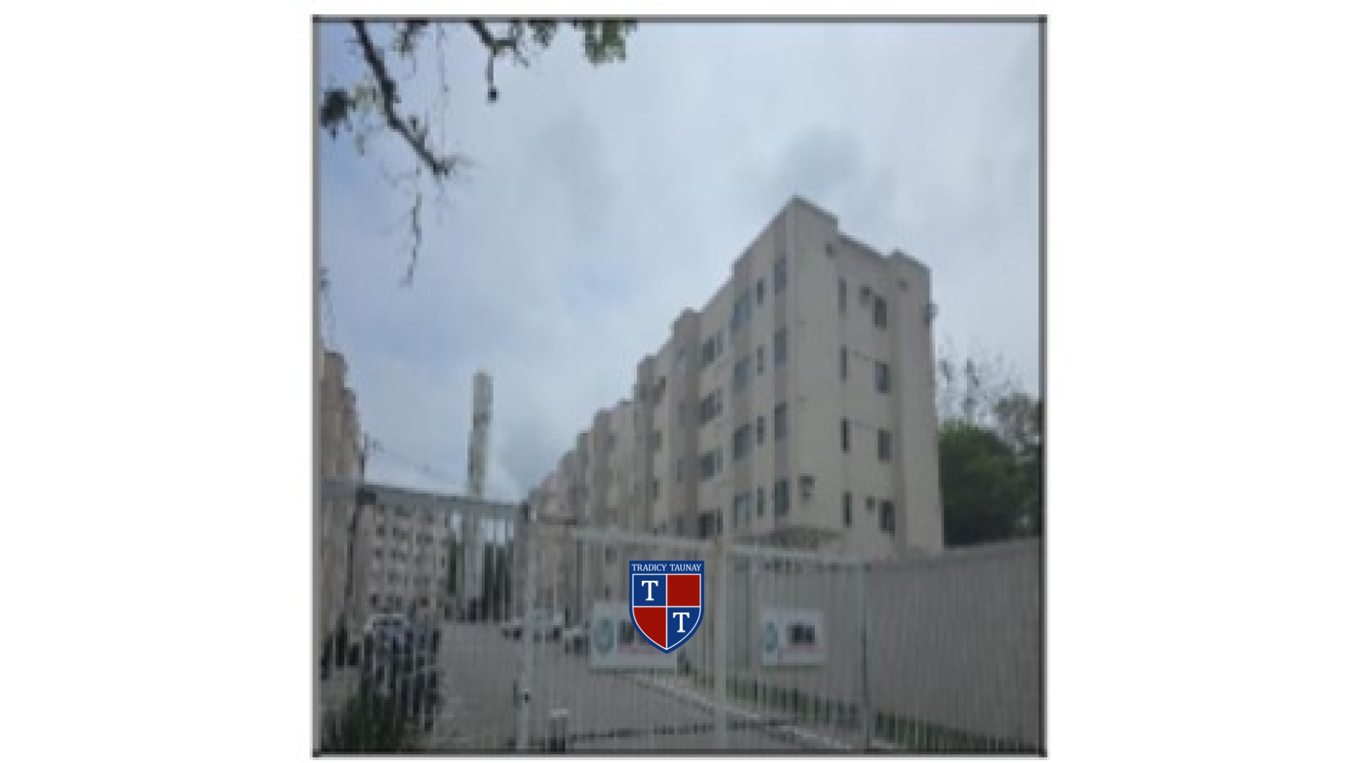 APARTAMENTO em SANTA CRUZ