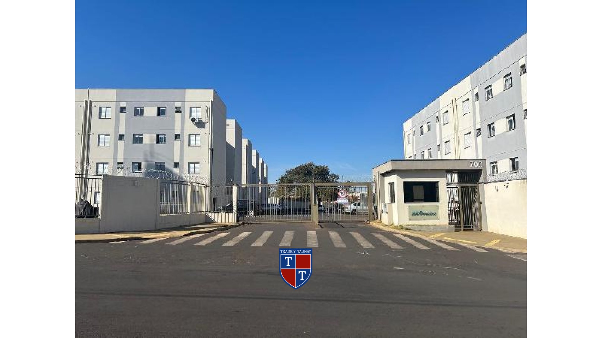 APARTAMENTO em JARDIM DIVA TARLA DE CARVALHO