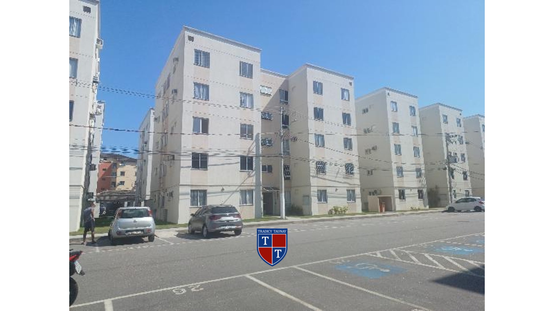 APARTAMENTO em SANTA CRUZ