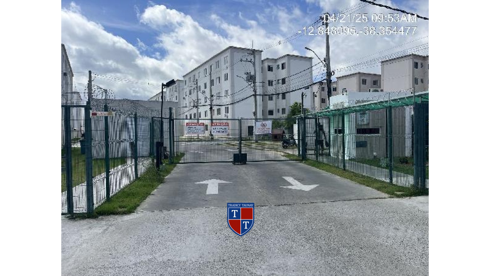 Foto 1 de APARTAMENTO em AREIA BRANCA, SALVADOR/BA - Imóvel Retomado CAIXA Ref 8787711753800
