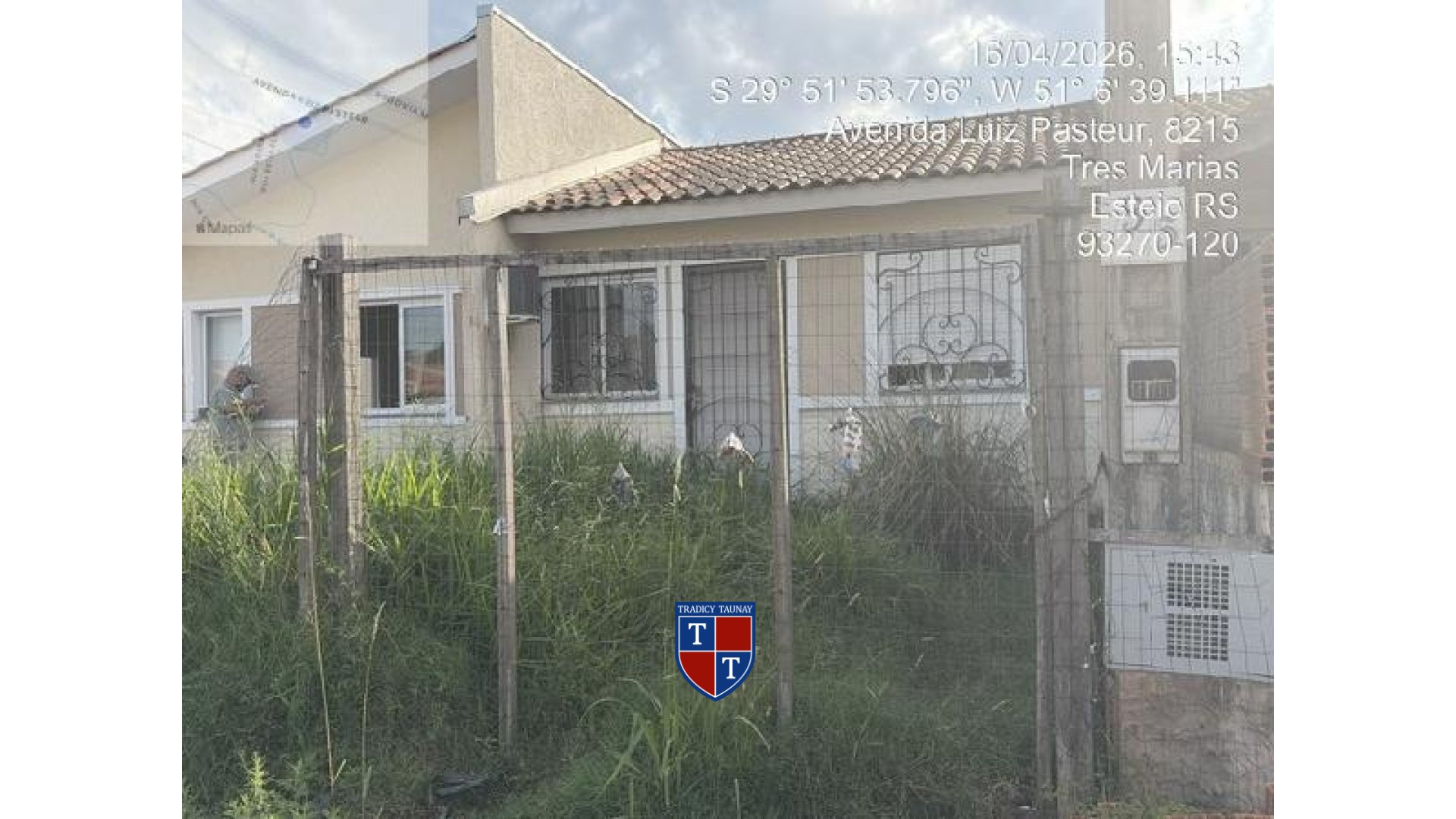 CASA em TRES MARIAS