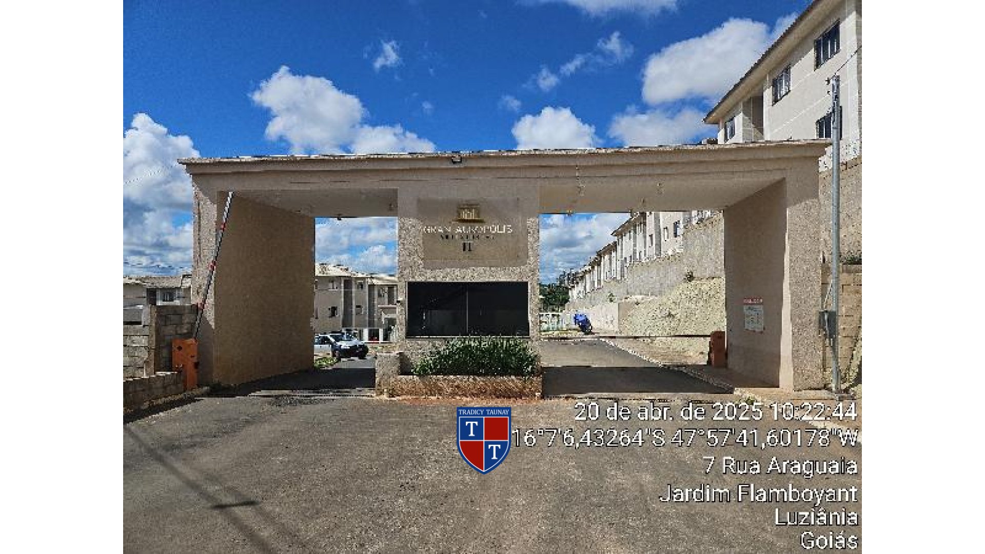 APARTAMENTO em FAZENDA SAIA VELHA