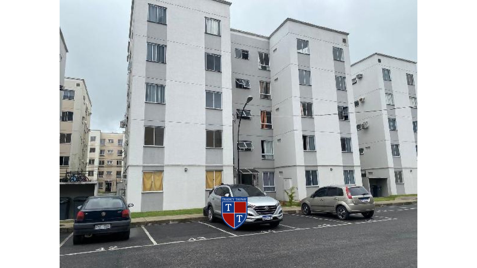 APARTAMENTO em SANTA CRUZ