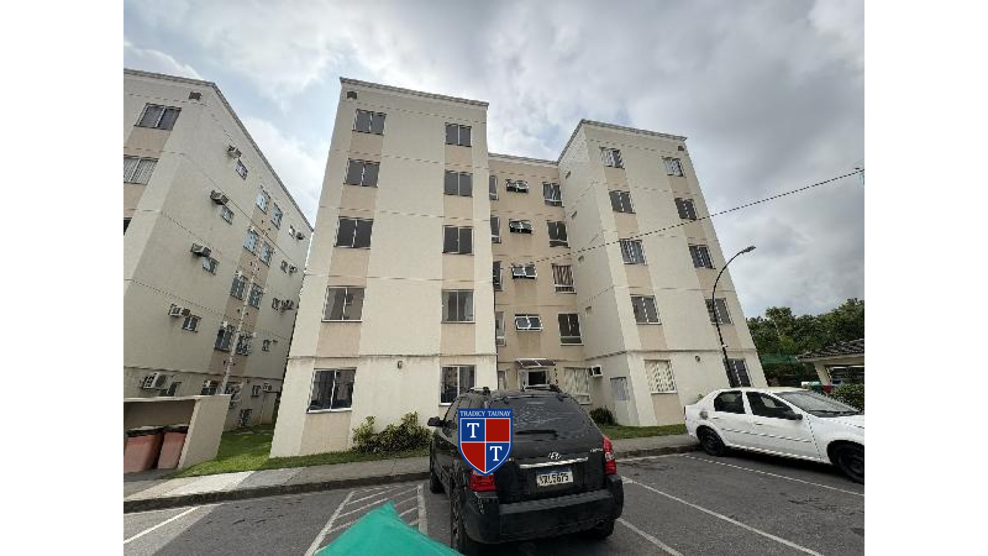 APARTAMENTO em SANTA CRUZ