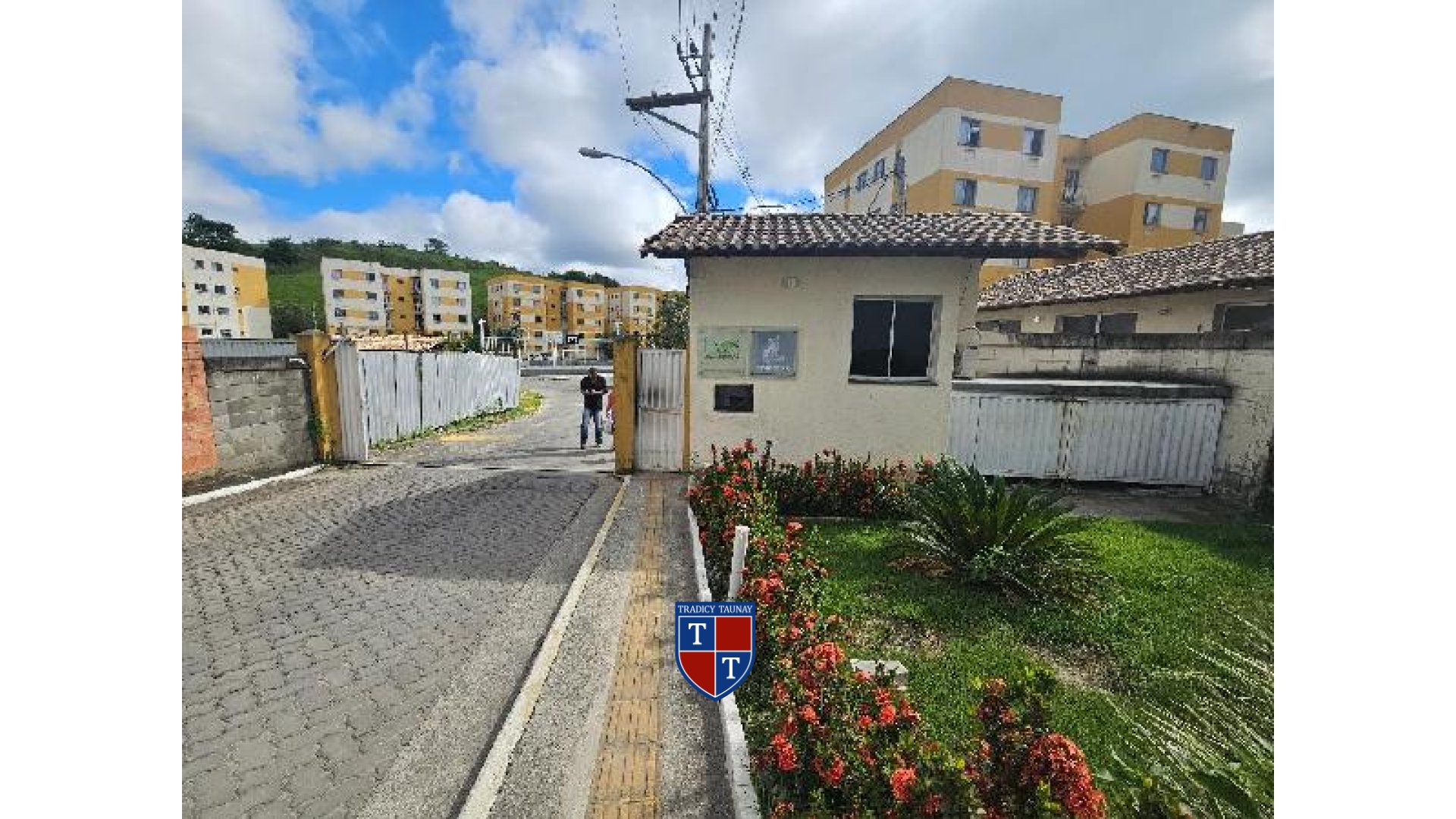 APARTAMENTO em MONJOLOS
