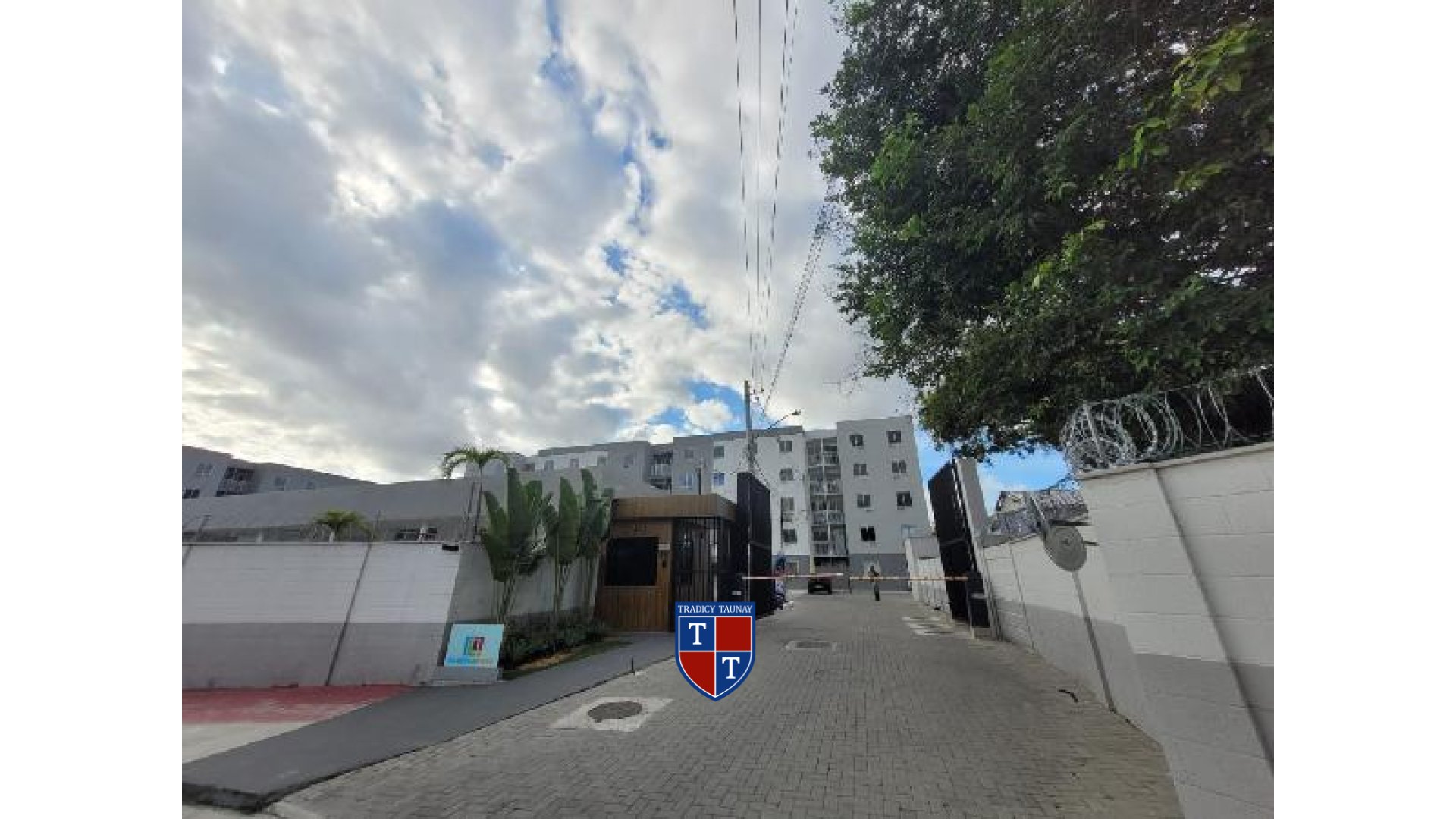 APARTAMENTO em GUARATIBA