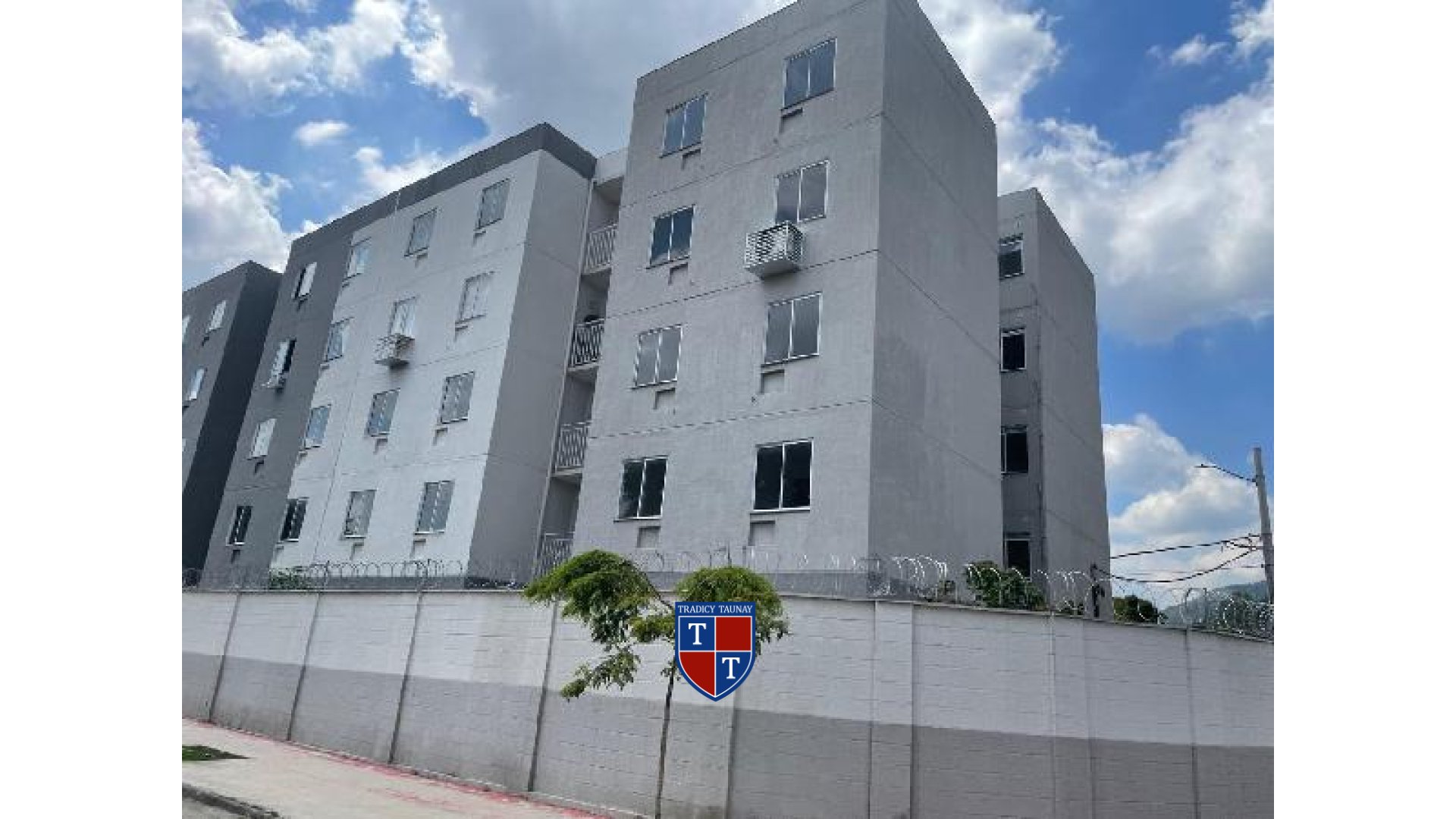APARTAMENTO em GUARATIBA