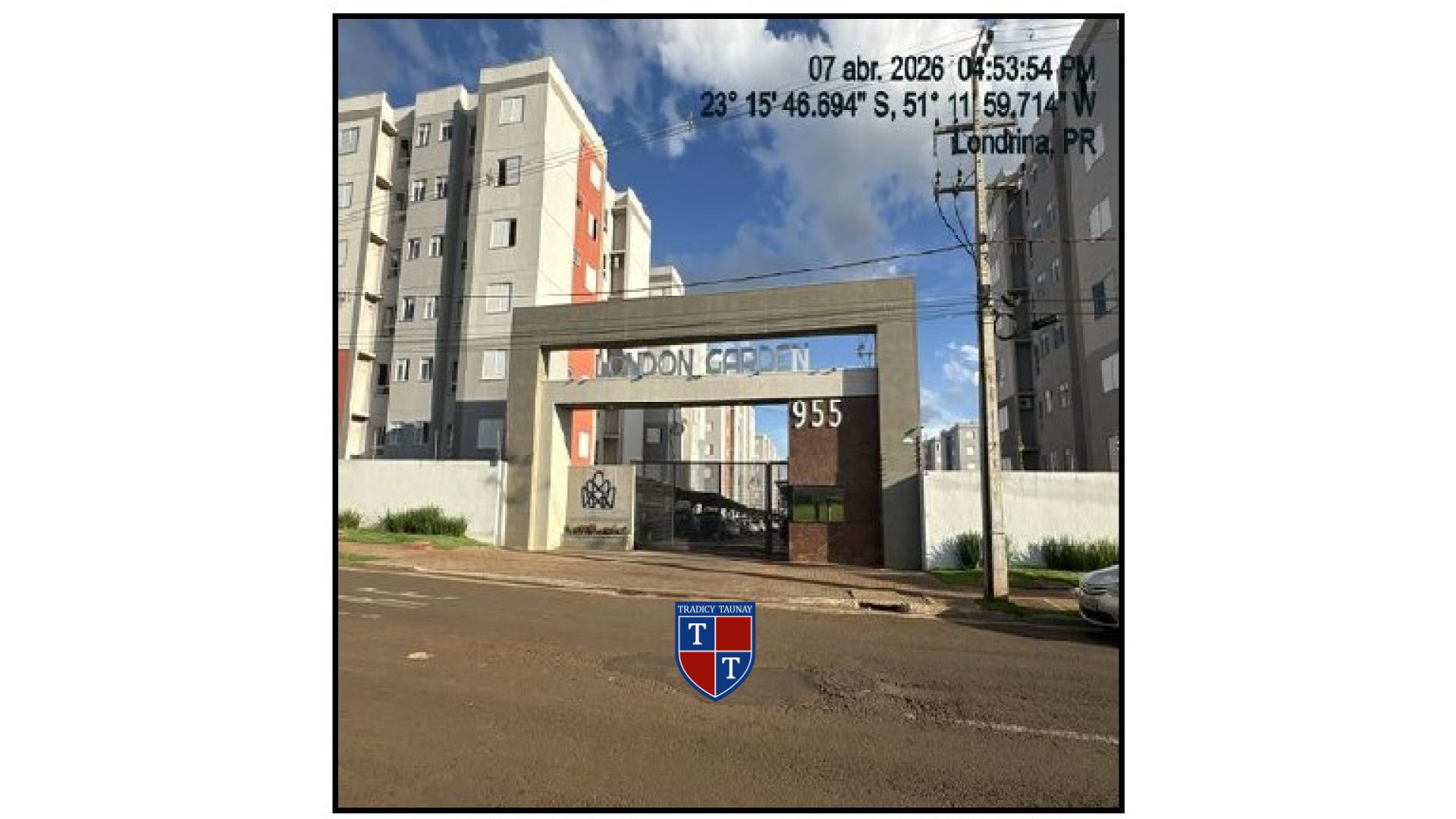 APARTAMENTO em JARDIM MARIA CELINA