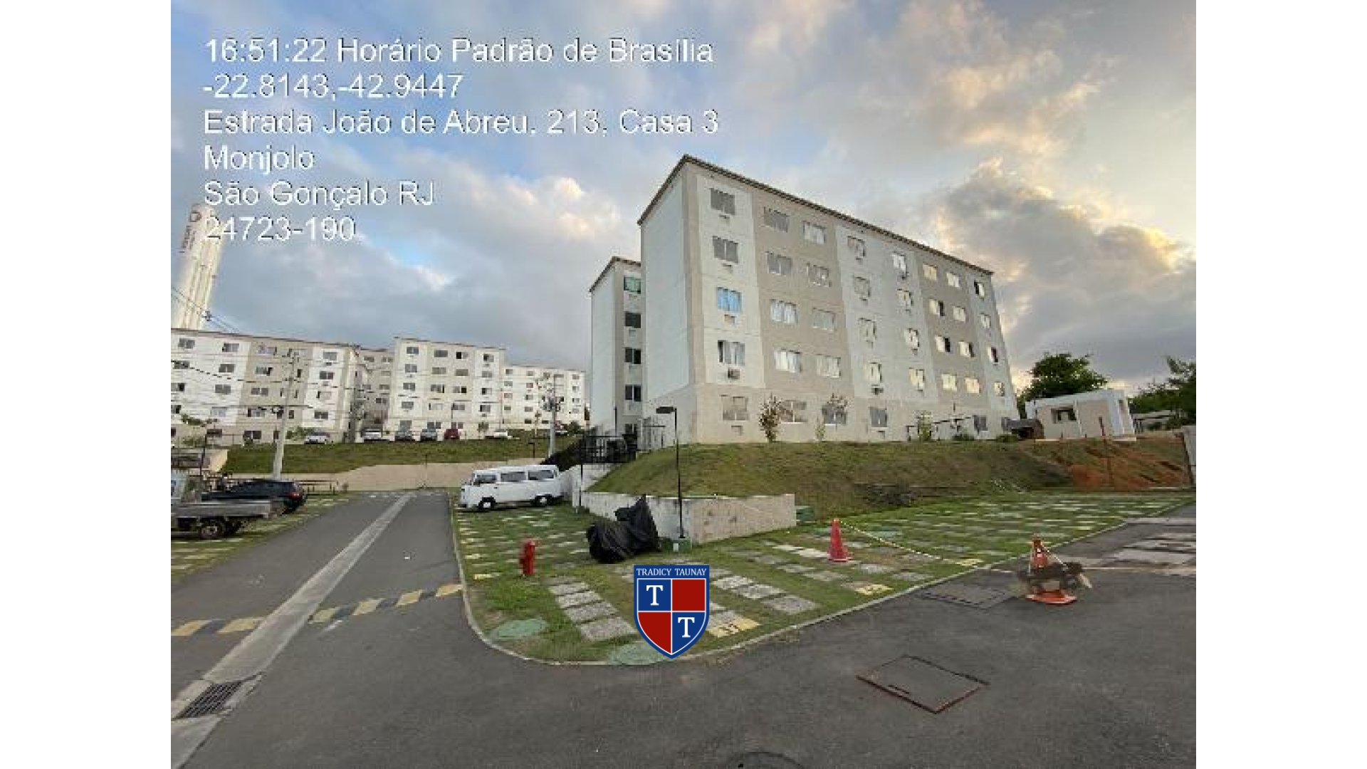 APARTAMENTO em MONJOLOS