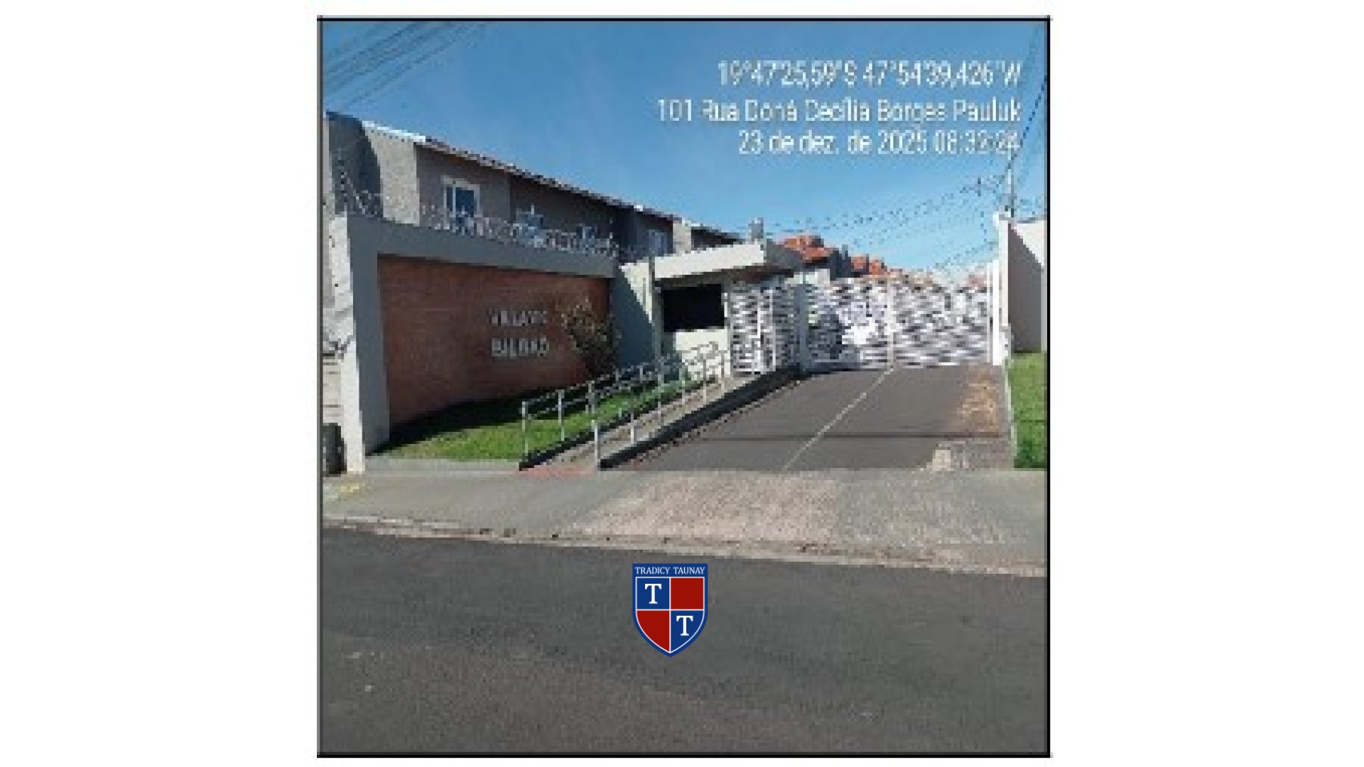 APARTAMENTO em CONJUNTO CHICA FERREIRA