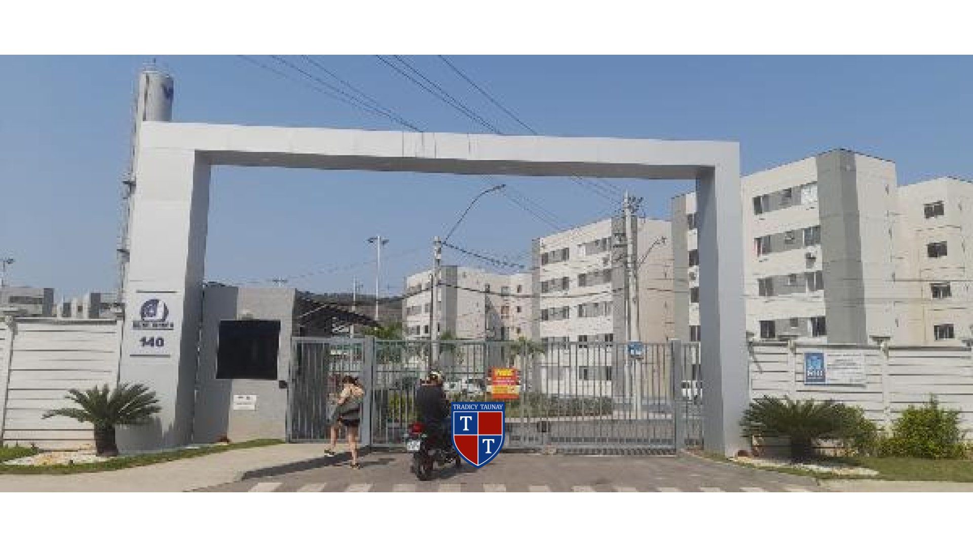 APARTAMENTO em SANTA CRUZ