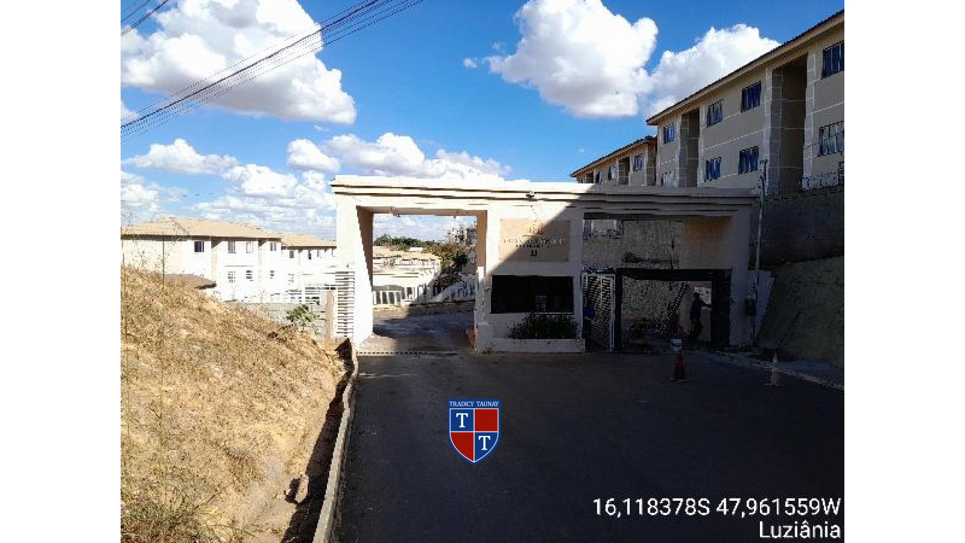 APARTAMENTO em FAZENDA SAIA VELHA
