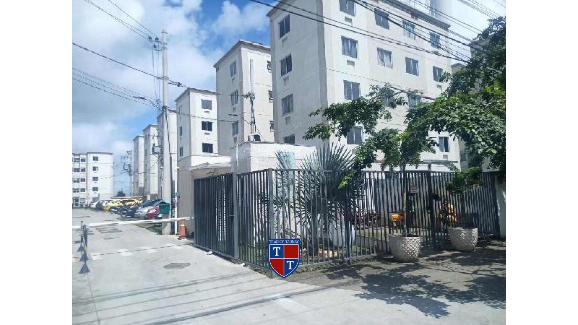 APARTAMENTO em SANTA CRUZ