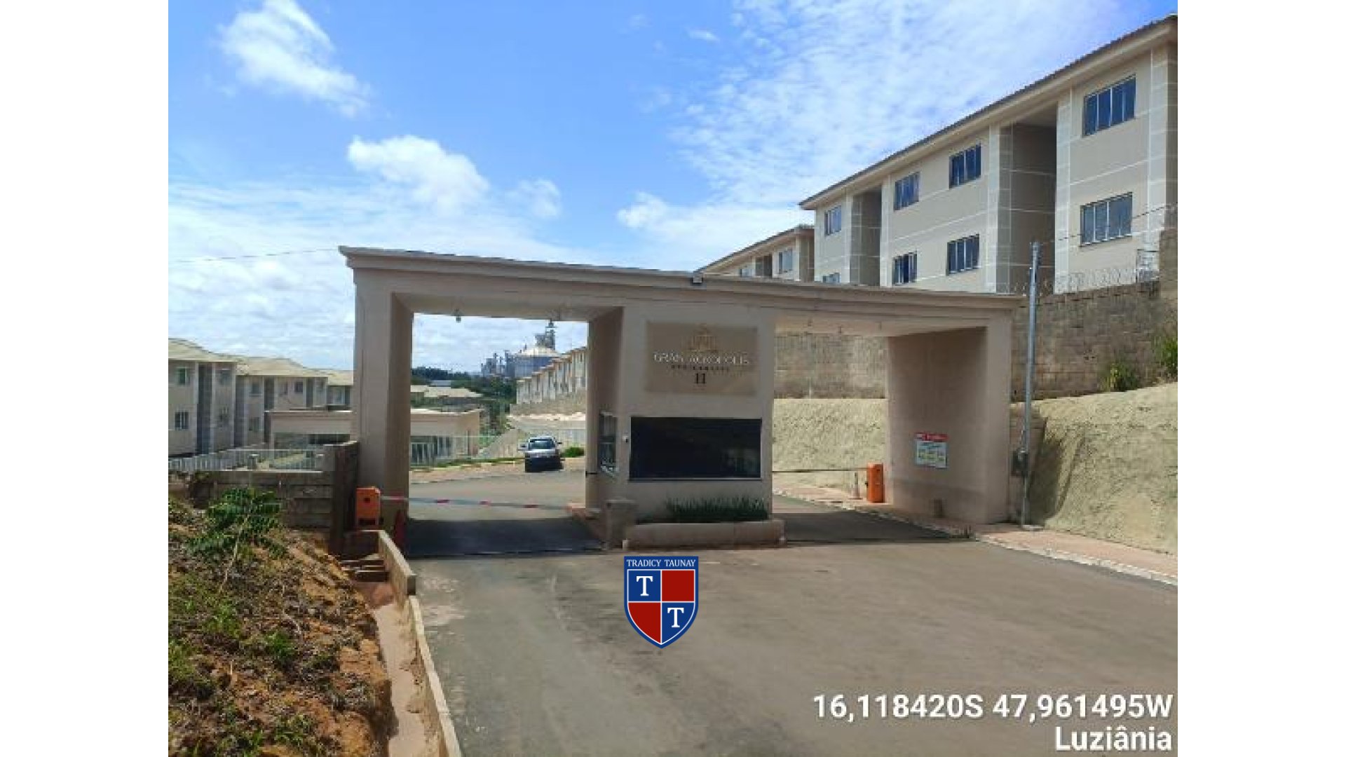 APARTAMENTO em FAZENDA SAIA VELHA