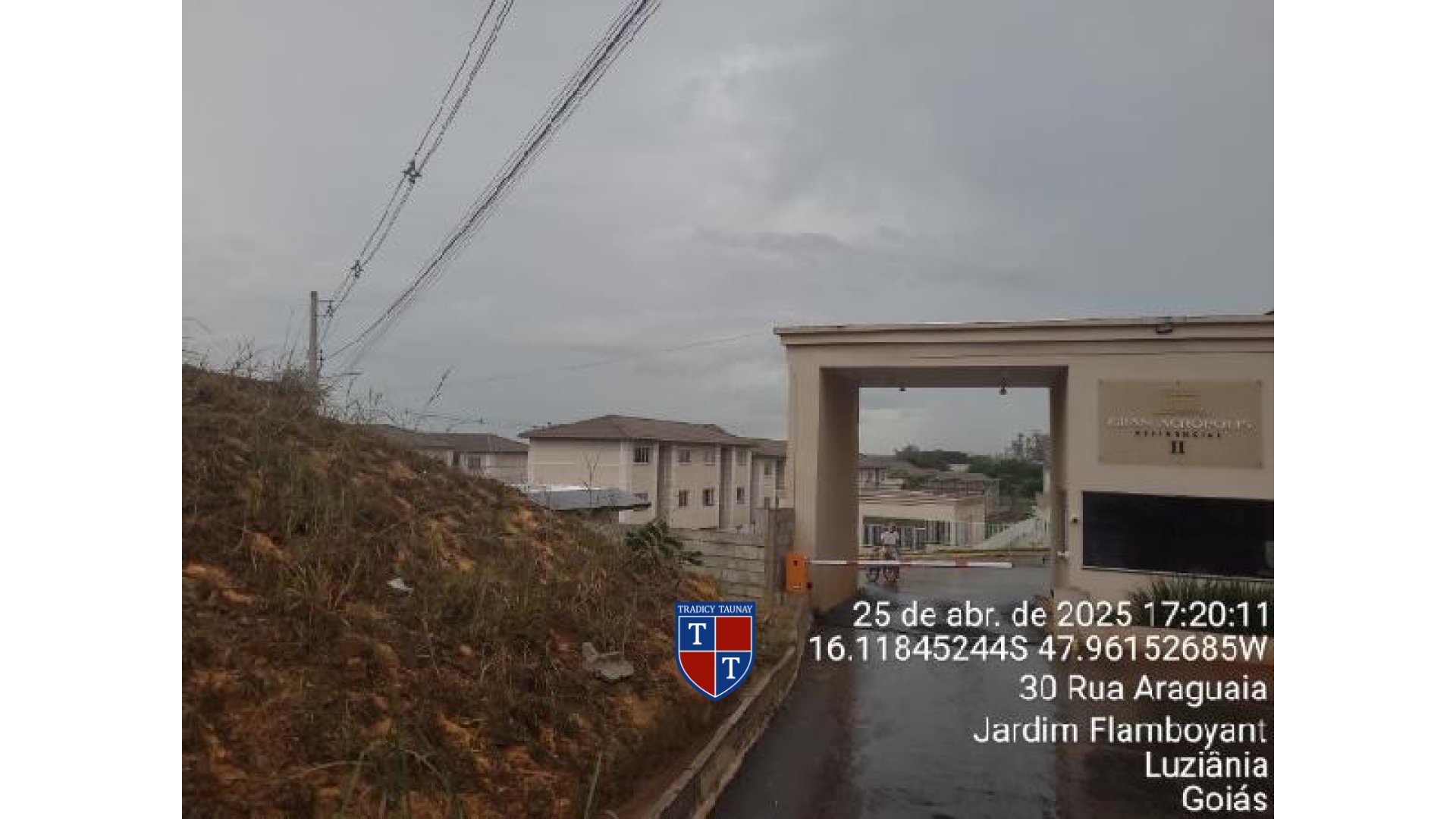 APARTAMENTO em FAZENDA SAIA VELHA