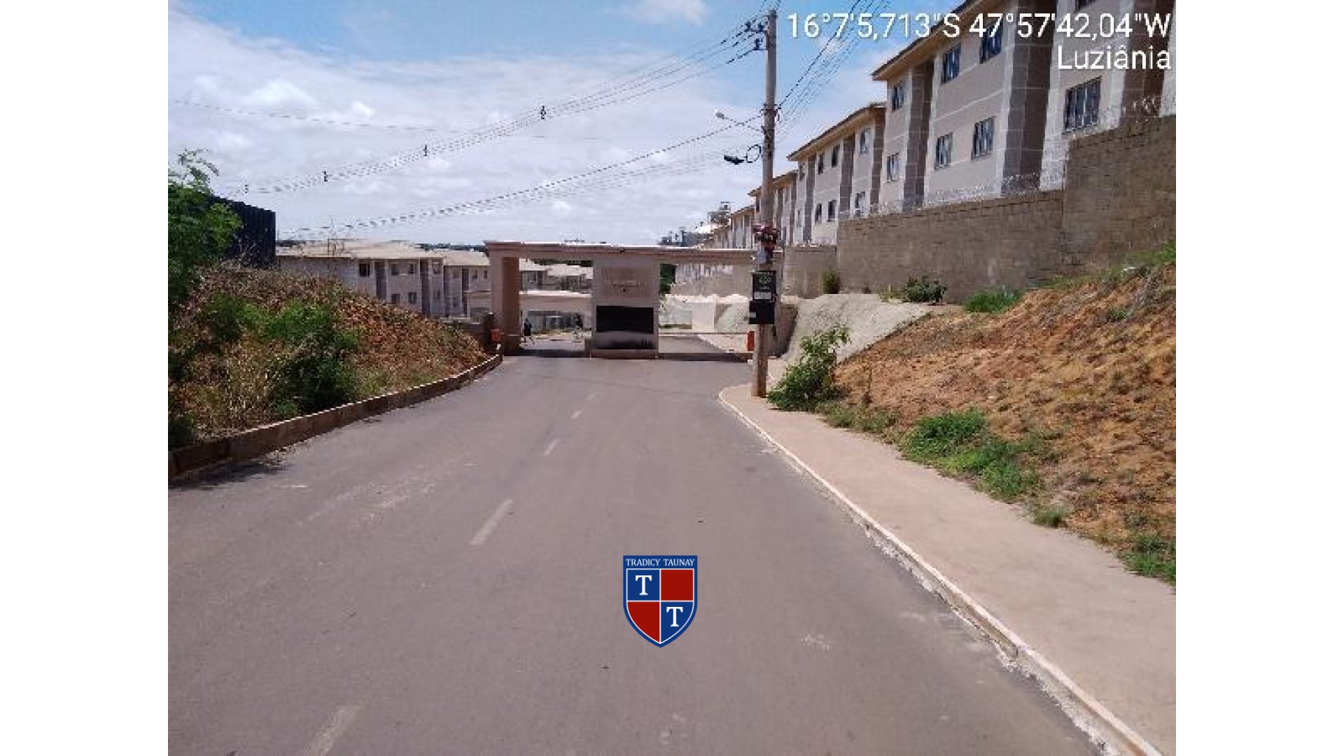 APARTAMENTO em FAZENDA SAIA VELHA