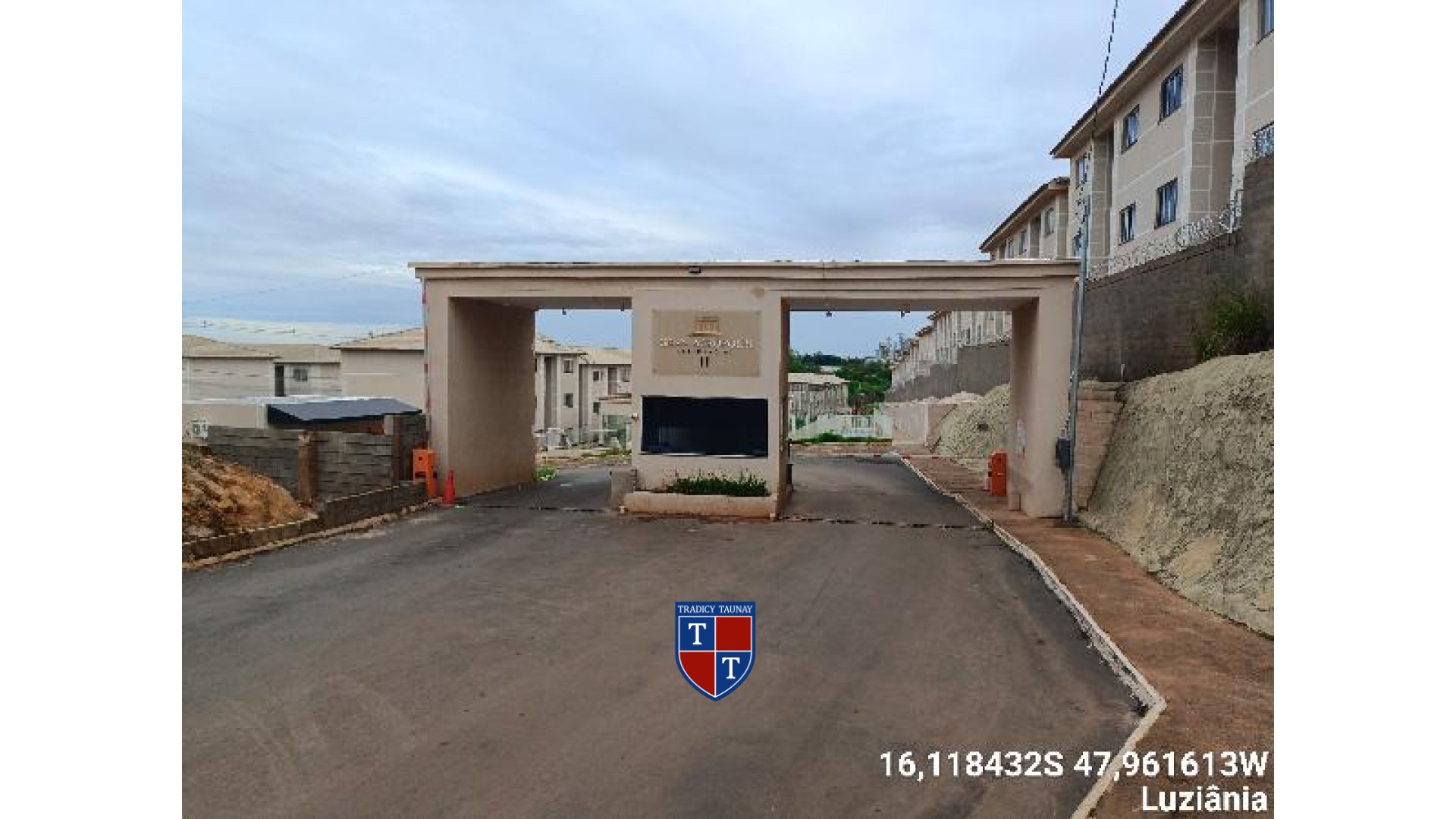 APARTAMENTO em FAZENDA SAIA VELHA