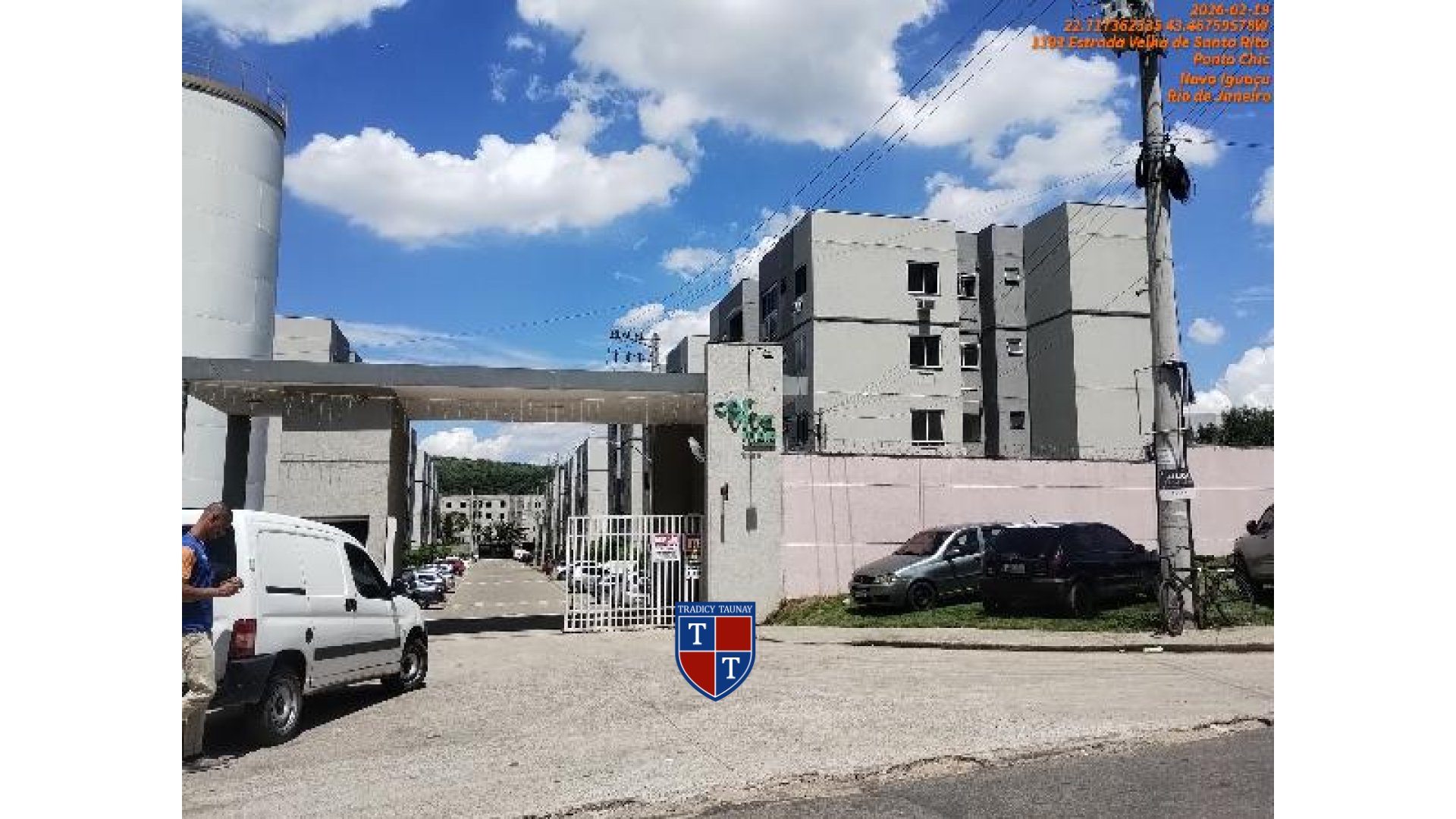 APARTAMENTO em PONTO CHIC